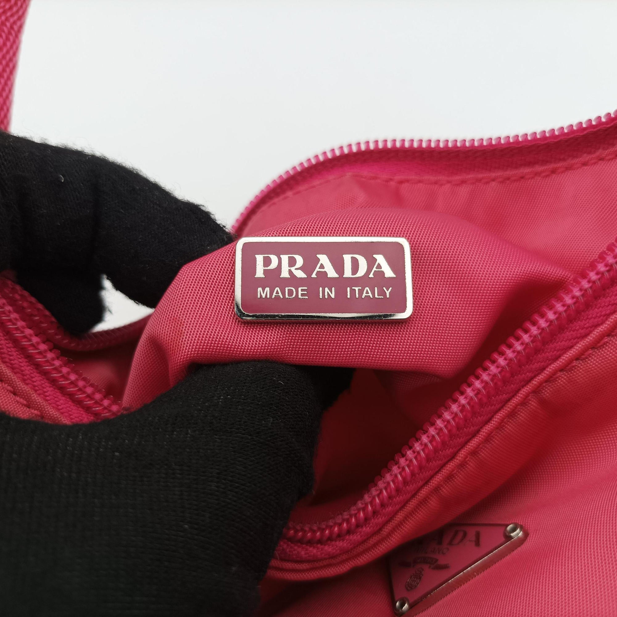 Secondhand Prada Re-Edition2000 Pink nylon 1NE515 handbag | stylenewstar