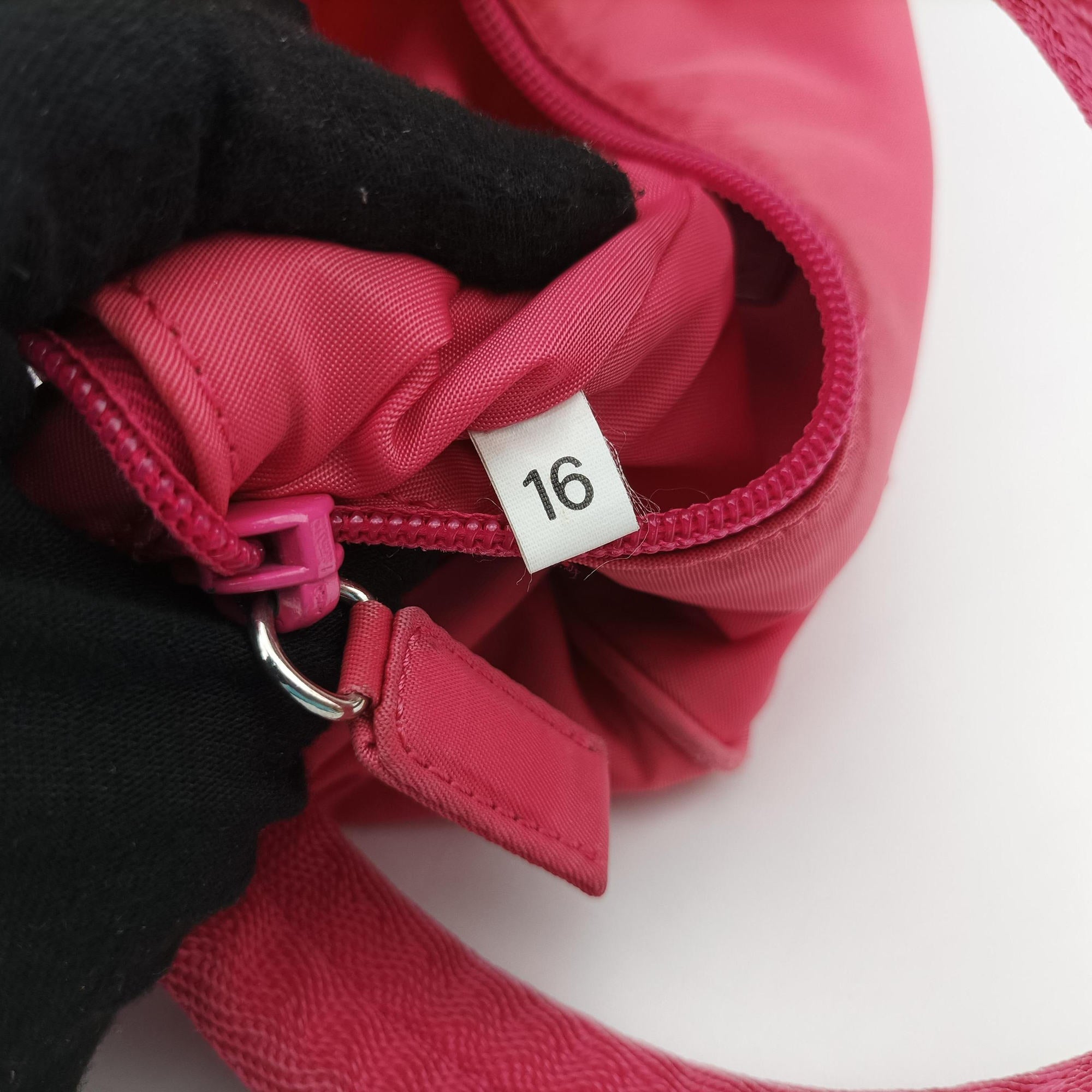 Secondhand Prada Re-Edition2000 Pink nylon 1NE515 handbag | stylenewstar