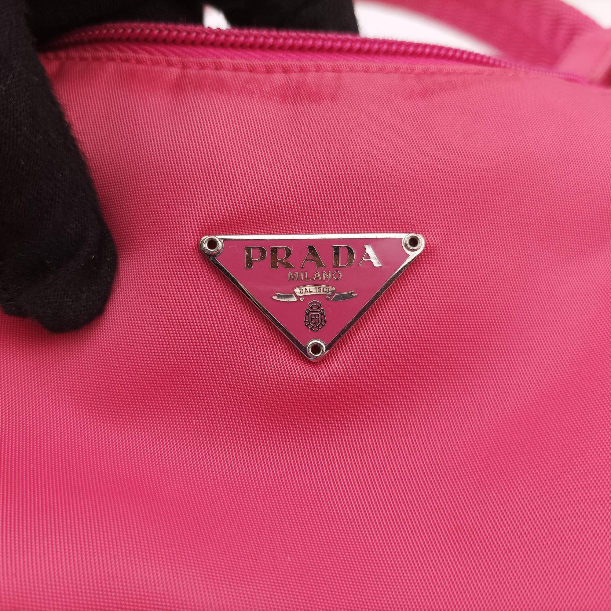 Secondhand Prada Re-Edition2000 Pink nylon 1NE515 handbag | stylenewstar