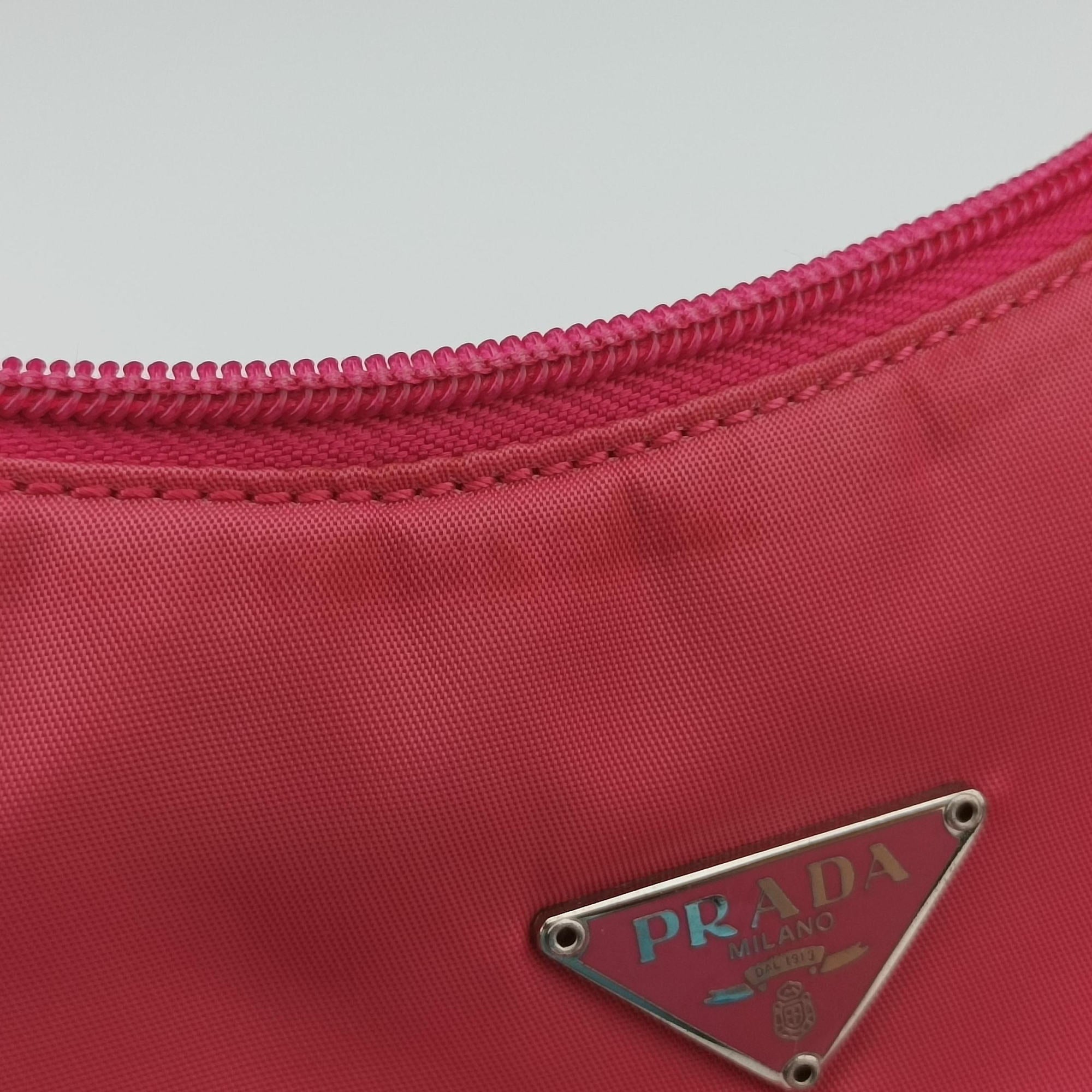 Secondhand Prada Re-Edition2000 Pink nylon 1NE515 handbag | stylenewstar