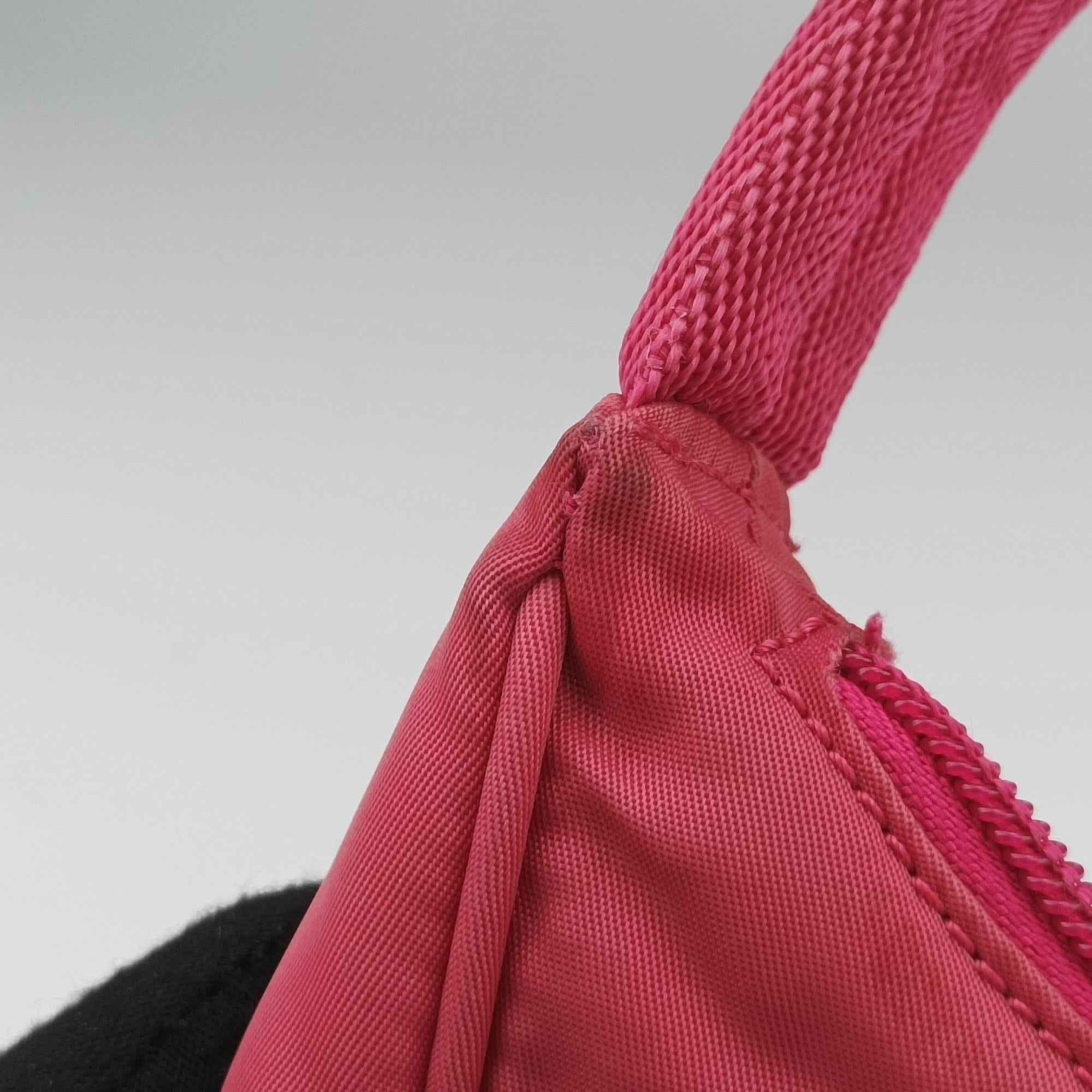 Secondhand Prada Re-Edition2000 Pink nylon 1NE515 handbag | stylenewstar