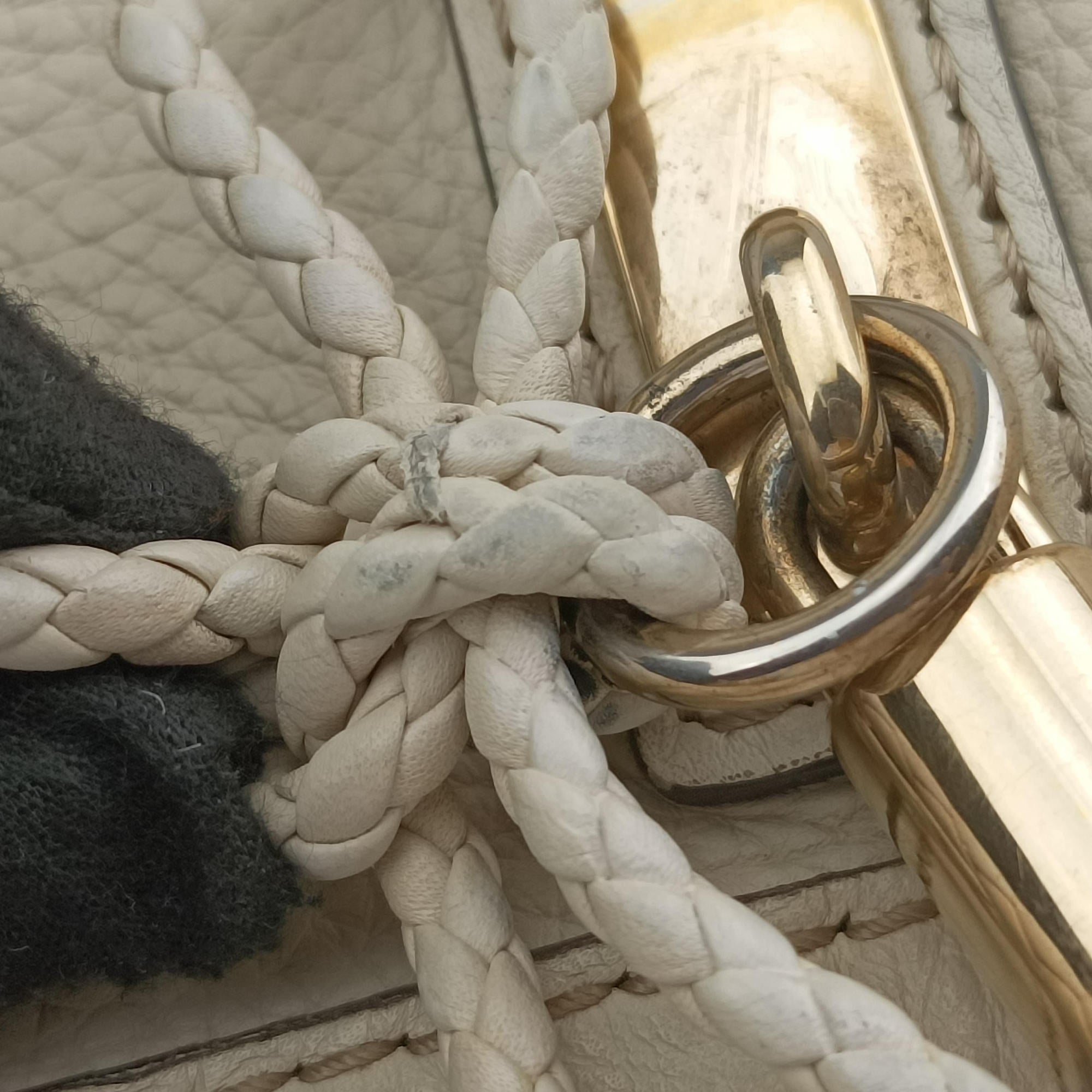 Vintage Gucci Bella Bamboo Tassel fringe White Leather 269945 handbag | stylenewstar