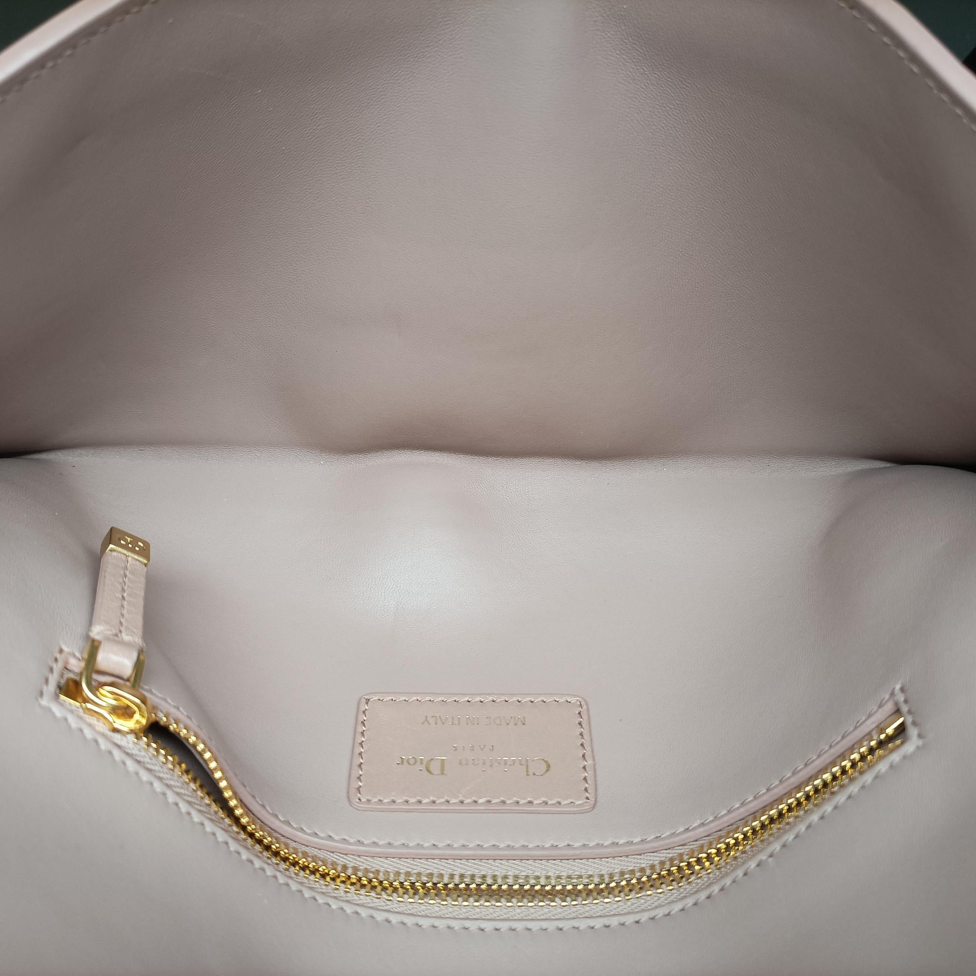 Pre-owned Christian Dior 30 Montaigne Pink leather  shoulderbag | stylenewstar