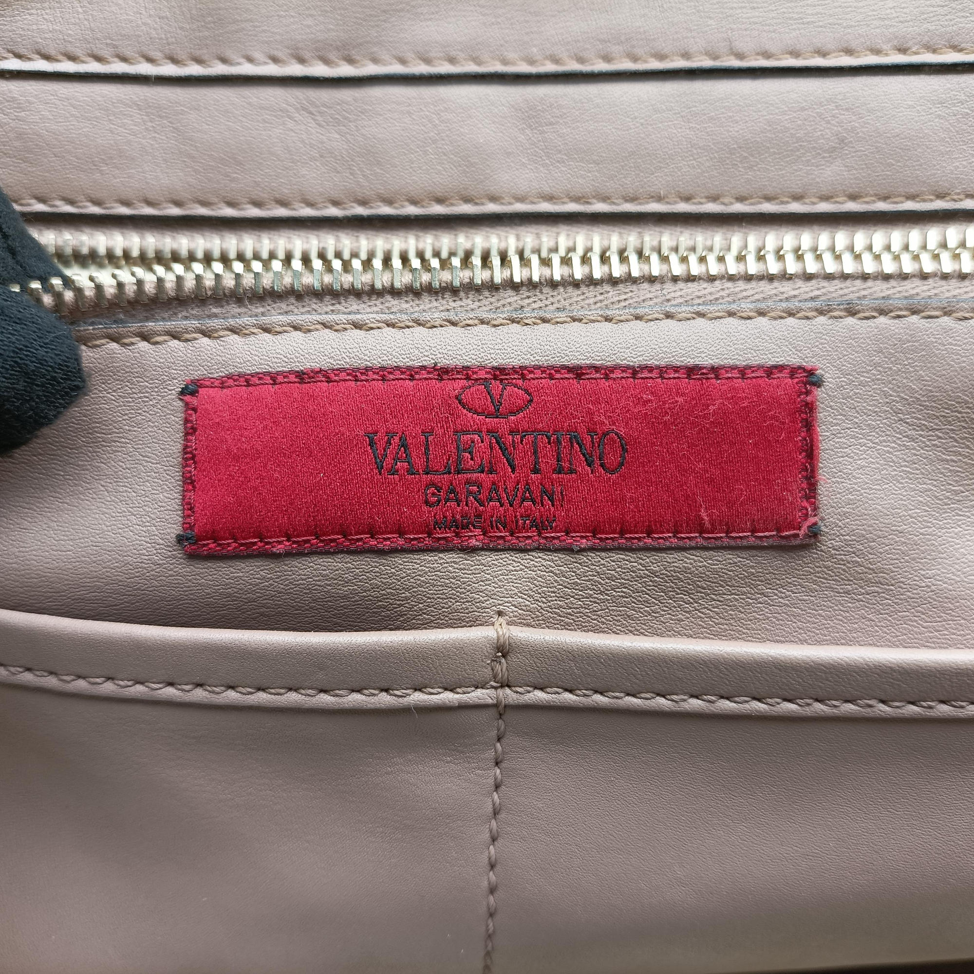 Pre-owned Valentino Rockstud Beige Leather  shoulderbag | stylenewstar