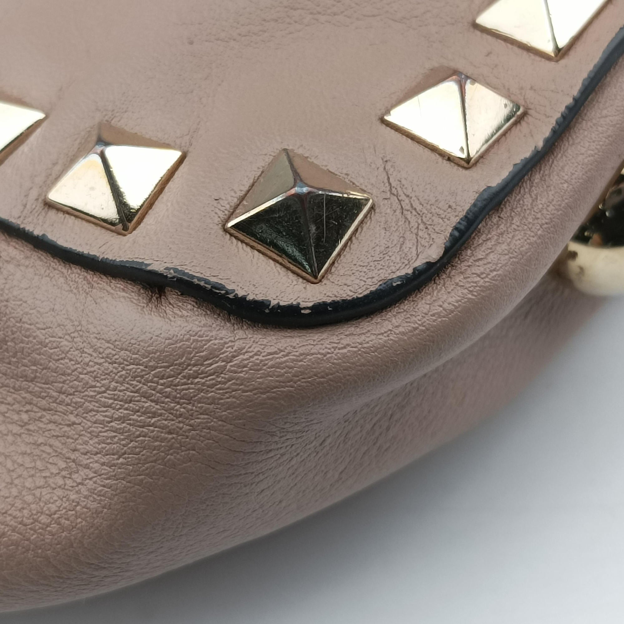 Pre-owned Valentino Rockstud Beige Leather  shoulderbag | stylenewstar