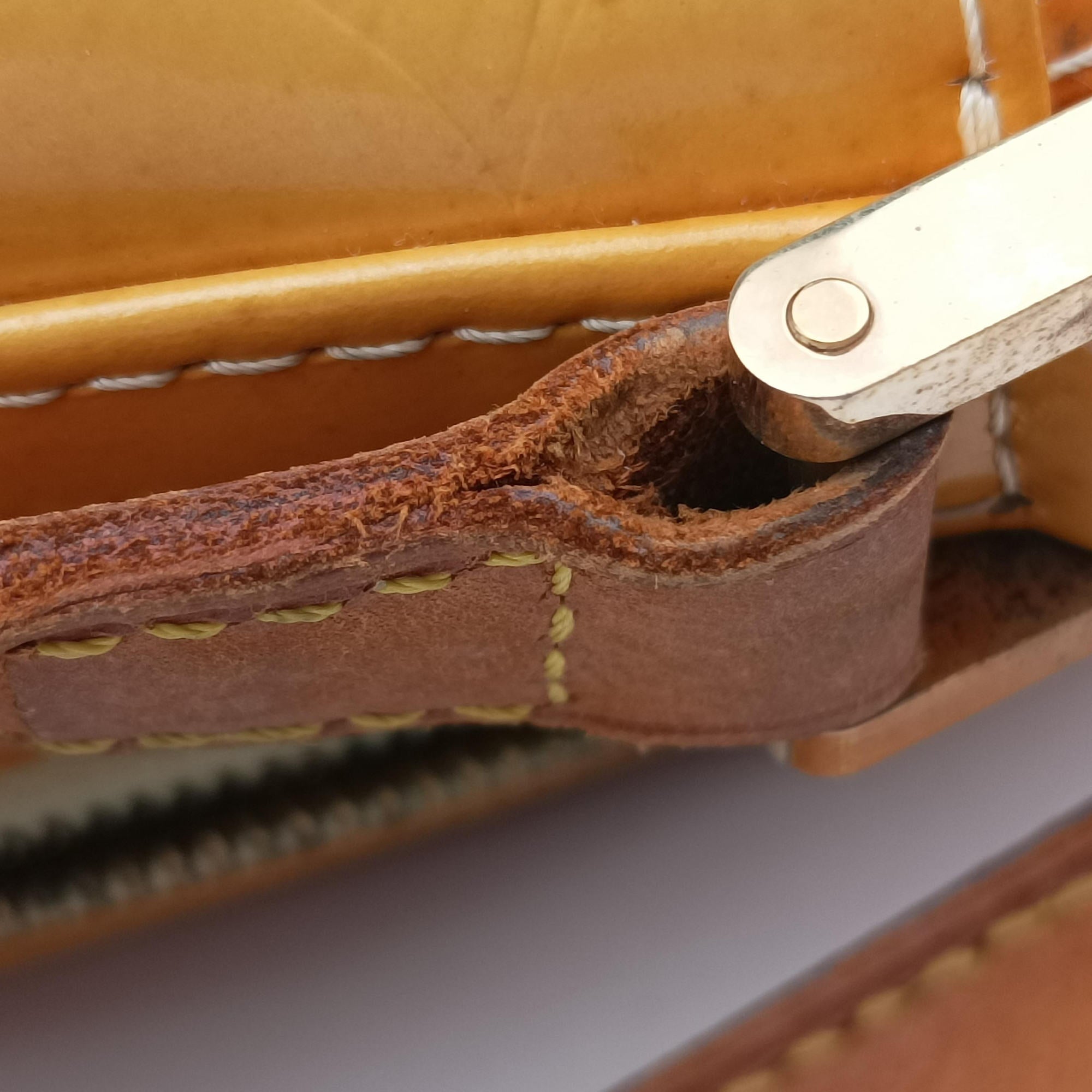 Pre-owned Louis Vuitton WOOSTER Yellow Patent leather M91075 shoulderbag | stylenewstar