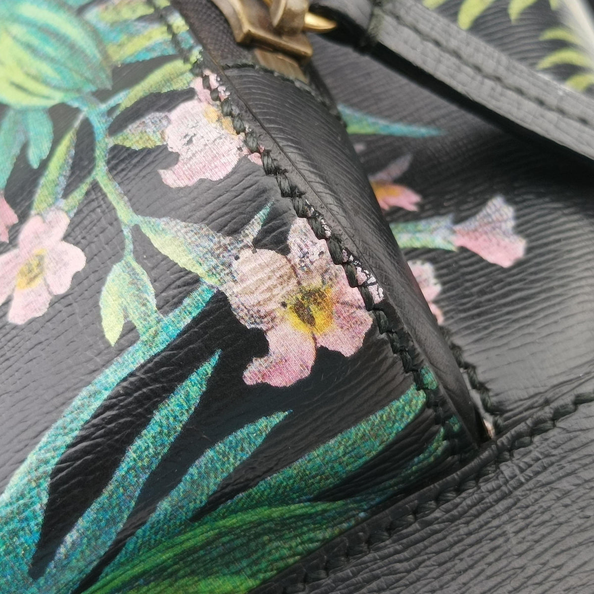 Pre-owned Gucci Tropical Print Black x Multicolour Leather 406370 backpack/rucksack | stylenewstar
