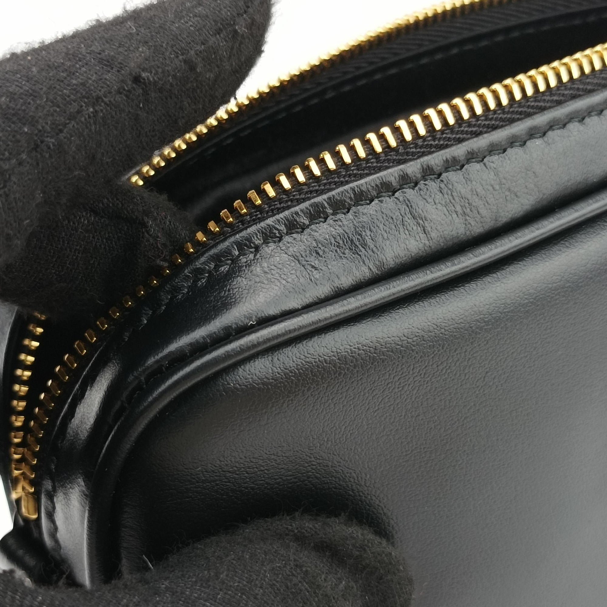 Pre-owned Miu Miu Logo belt Black leather  bum bag/waist bag | stylenewstar
