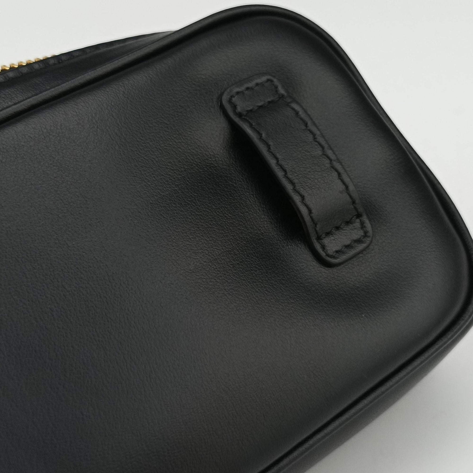 Pre-owned Miu Miu Logo belt Black leather  bum bag/waist bag | stylenewstar