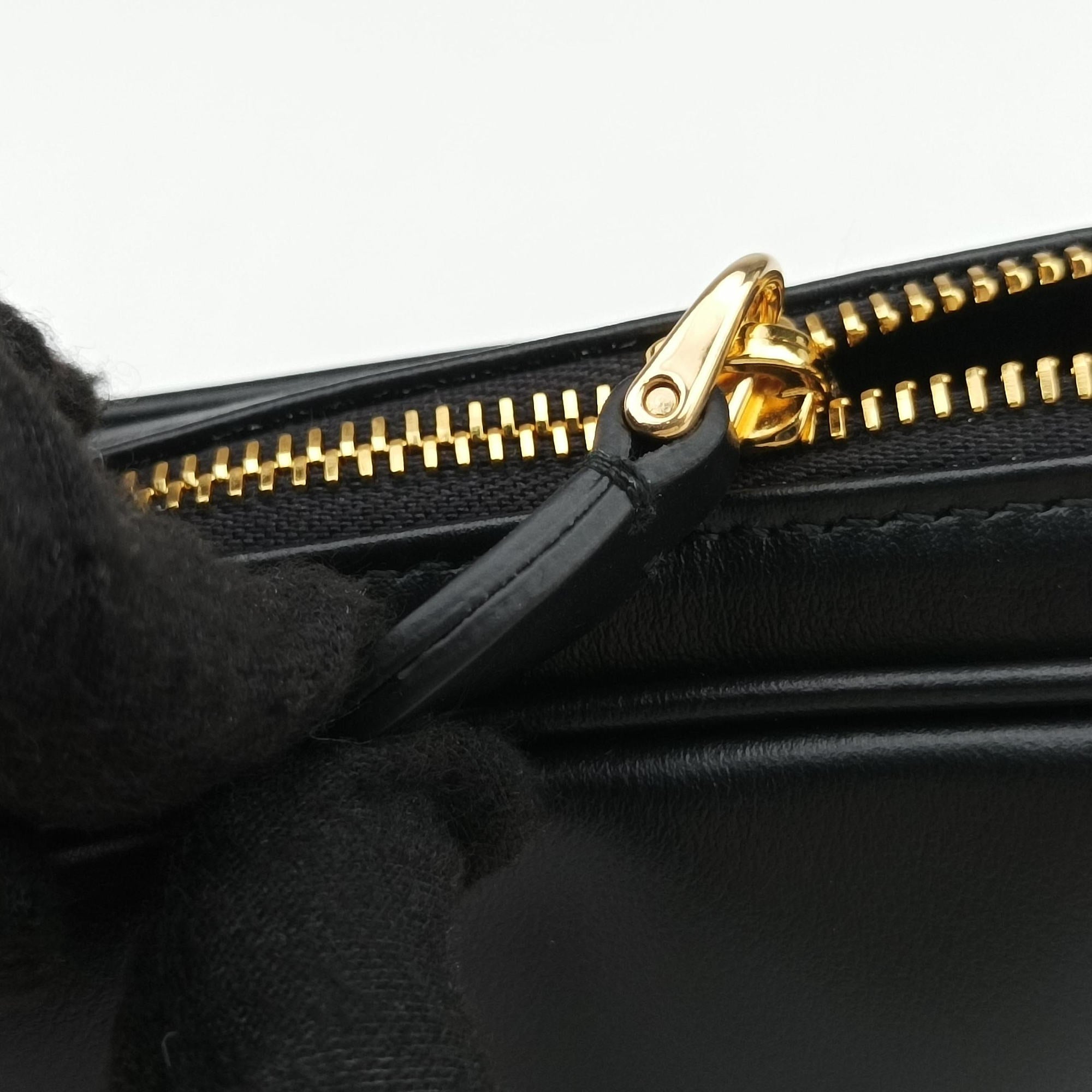 Pre-owned Miu Miu Logo belt Black leather  bum bag/waist bag | stylenewstar