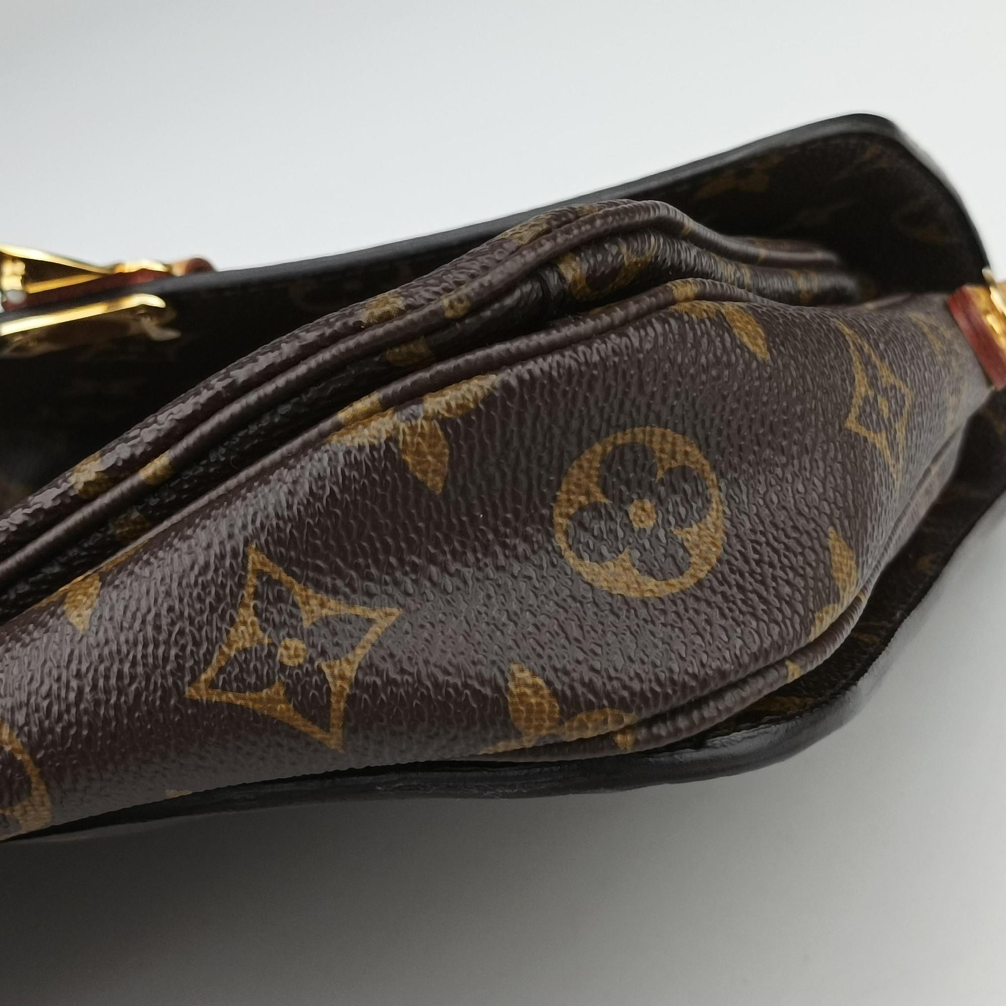 Secondhand Louis Vuitton Pochette Metis MM Brown Monogram Canvas M44875 shoulderbag | stylenewstar
