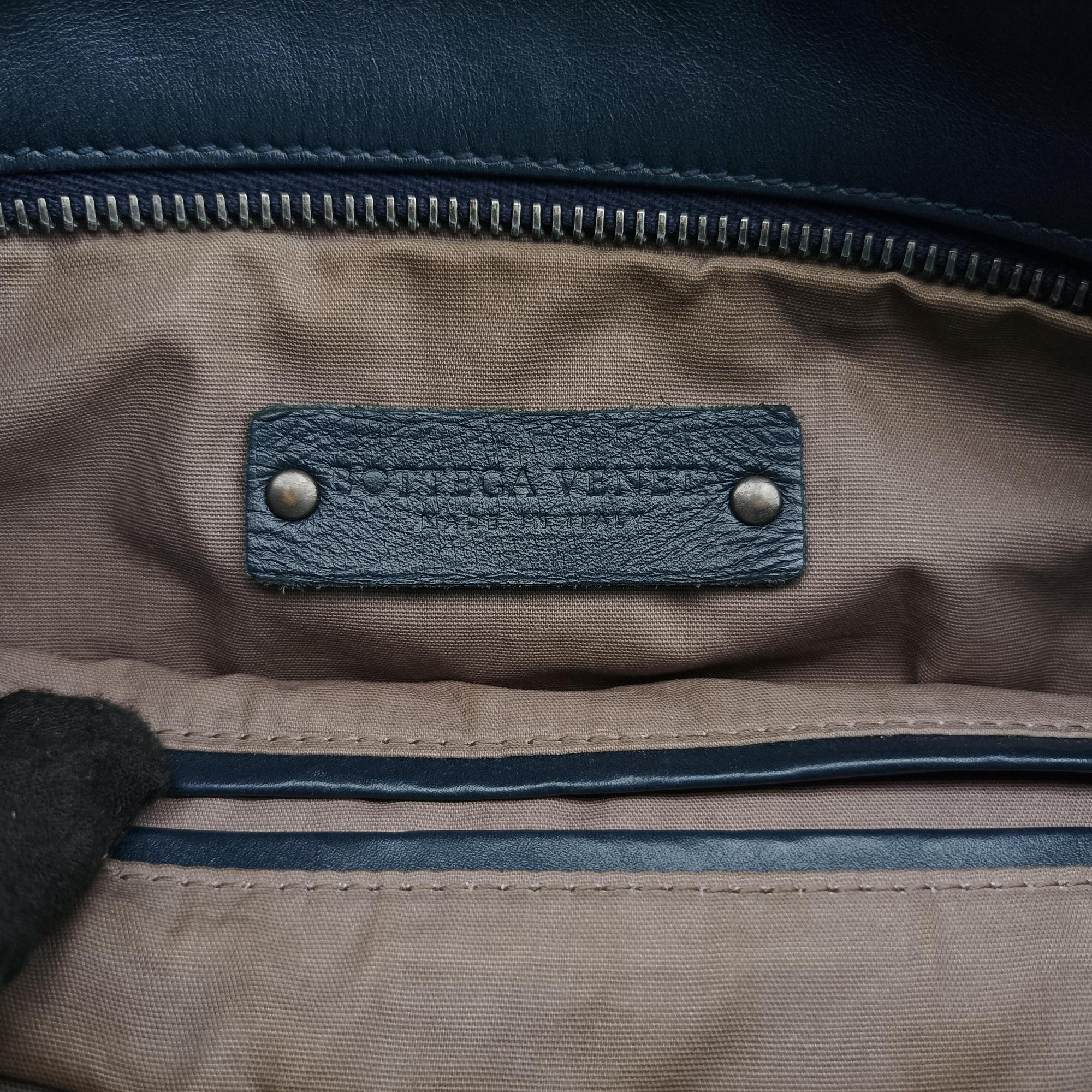 Vintage Bottega Veneta Intrecciato Navy lambskin  shoulderbag | stylenewstar