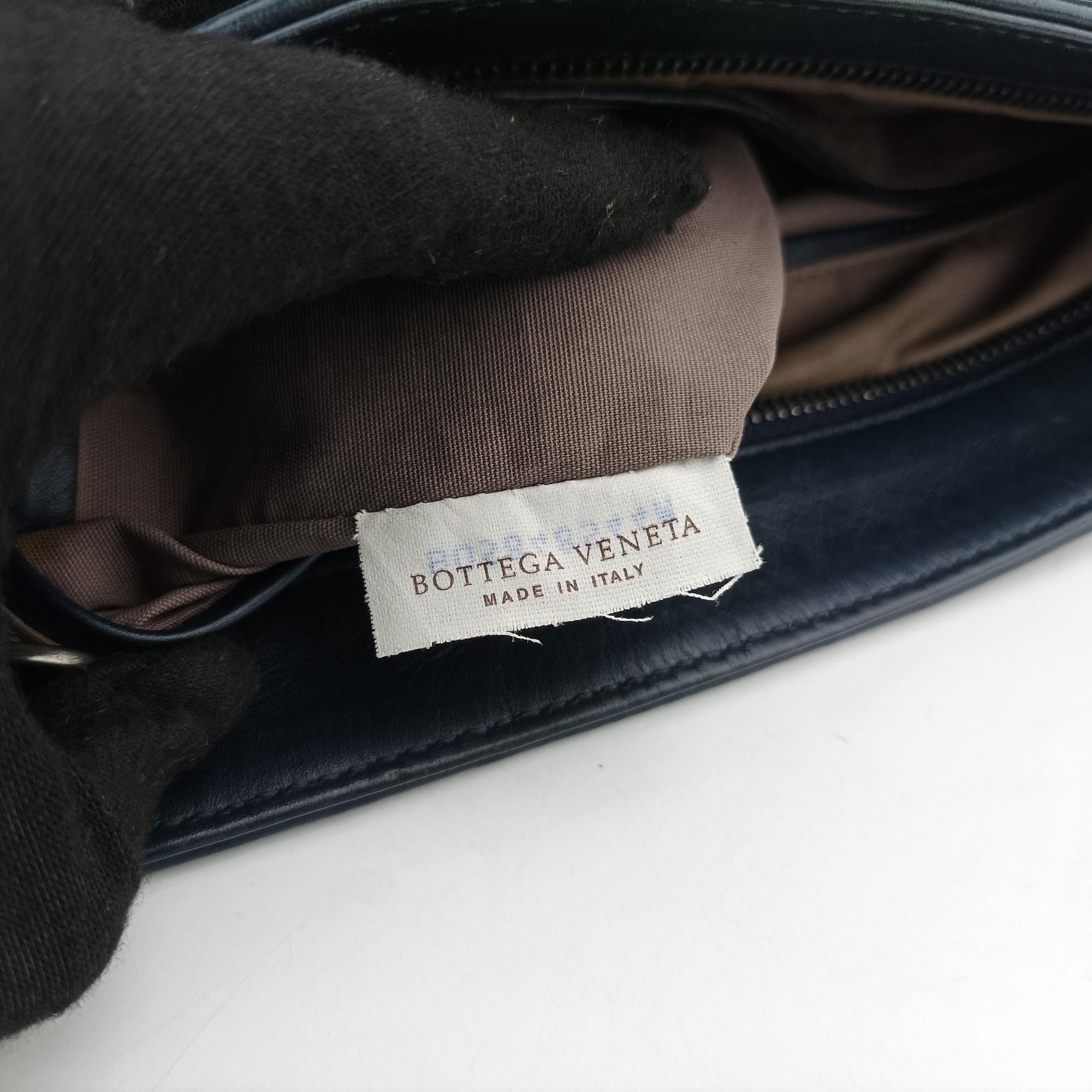 Vintage Bottega Veneta Intrecciato Navy lambskin  shoulderbag | stylenewstar