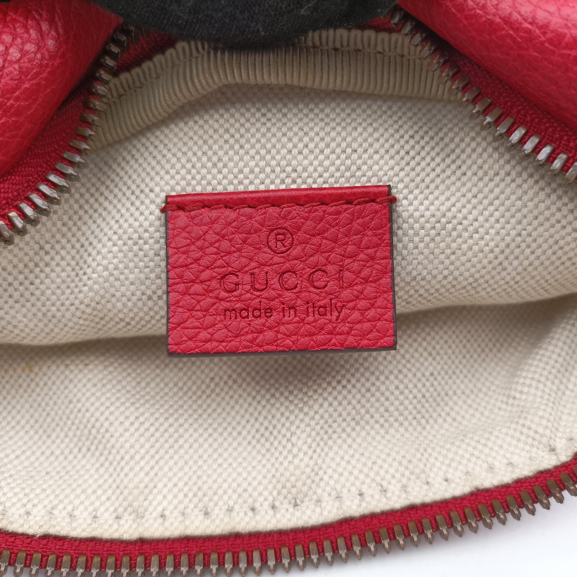 Pre-owned Gucci Print Red Leather 527792 bum bag/waist bag | stylenewstar