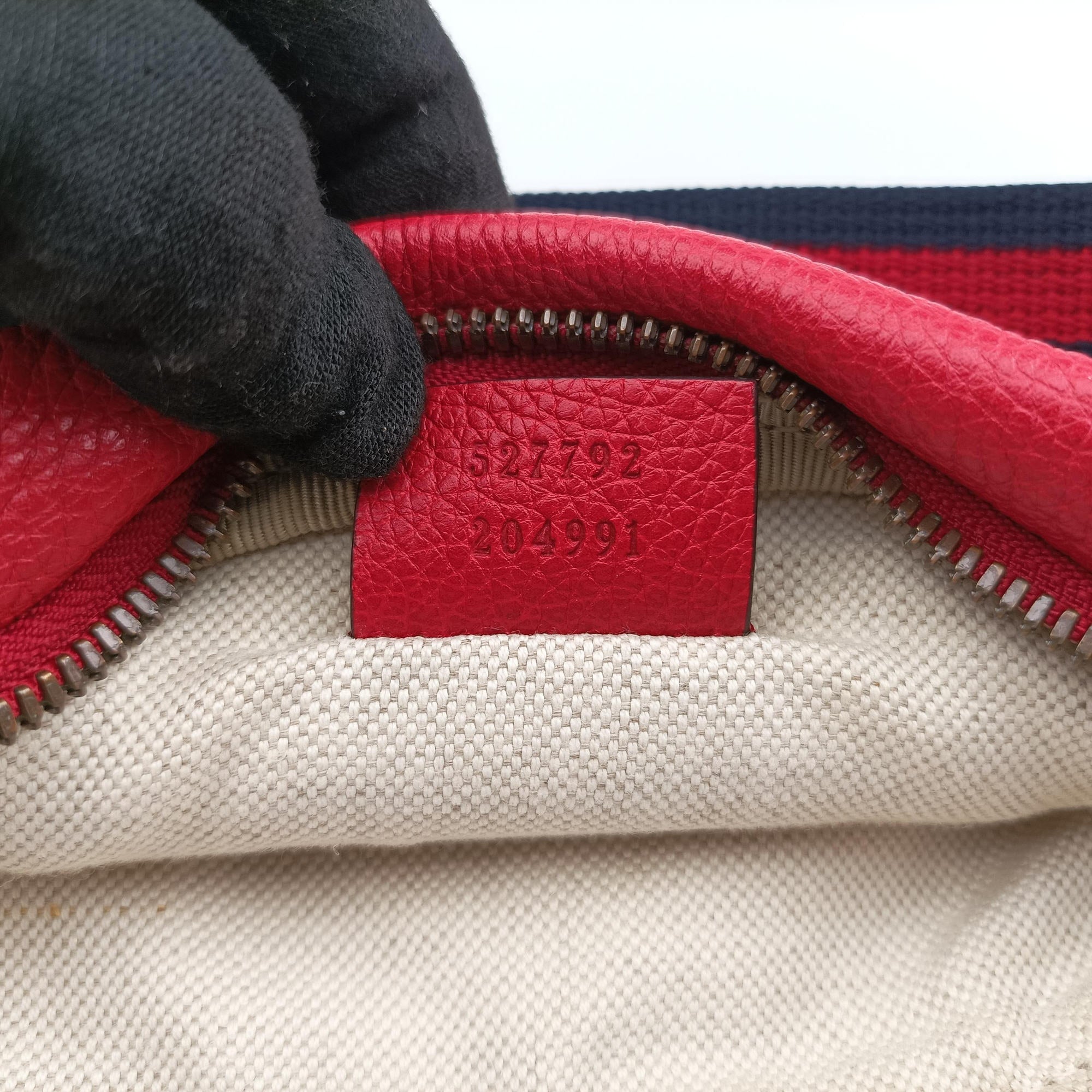 Pre-owned Gucci Print Red Leather 527792 bum bag/waist bag | stylenewstar