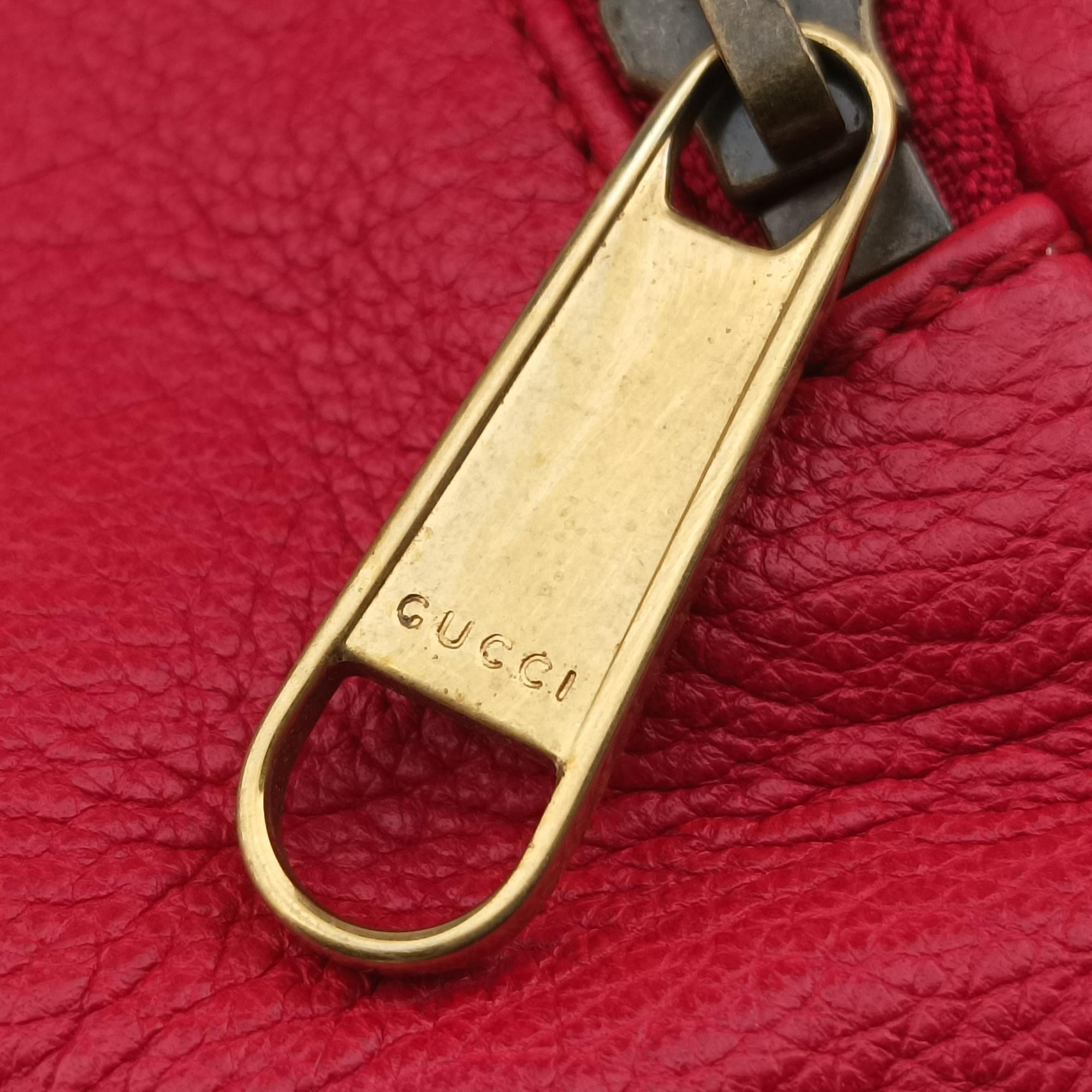 Pre-owned Gucci Print Red Leather 527792 bum bag/waist bag | stylenewstar