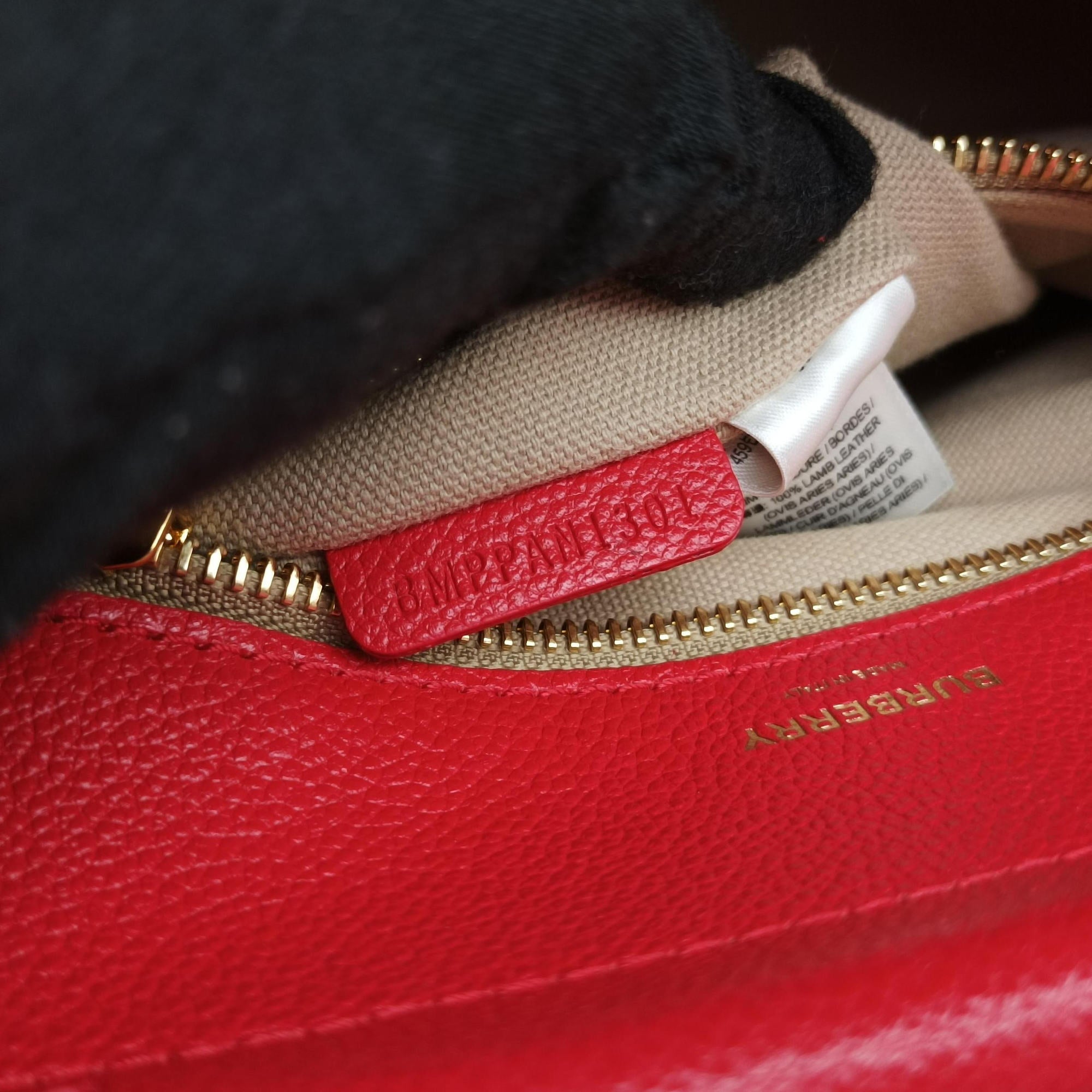 Pre-owned Burberry Title Red Leather  handbag | stylenewstar