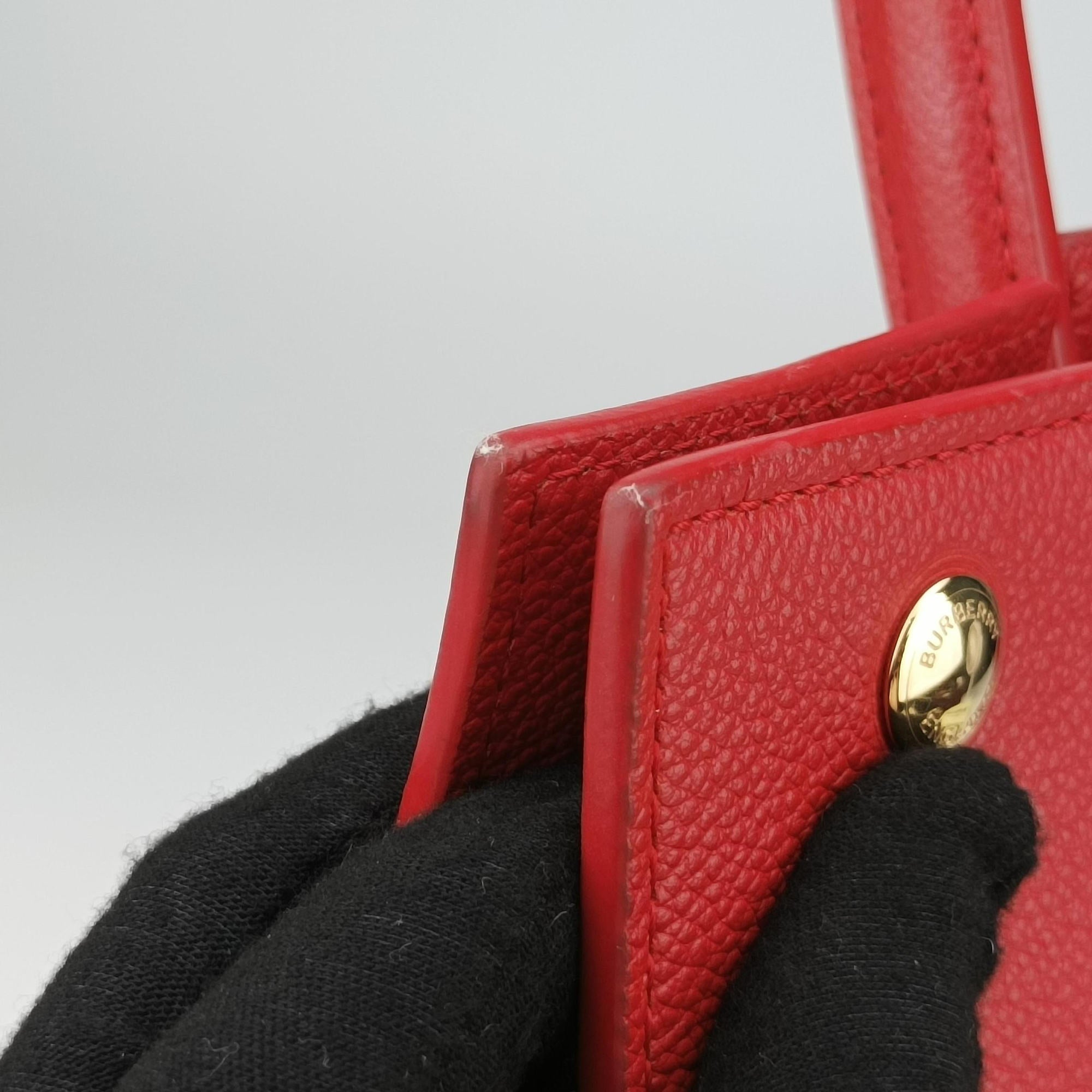 Pre-owned Burberry Title Red Leather  handbag | stylenewstar
