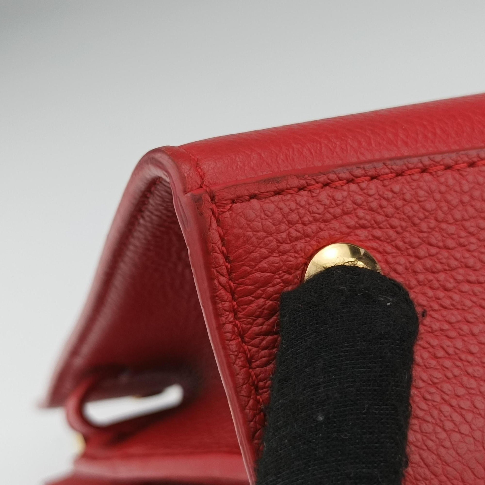 Pre-owned Burberry Title Red Leather  handbag | stylenewstar