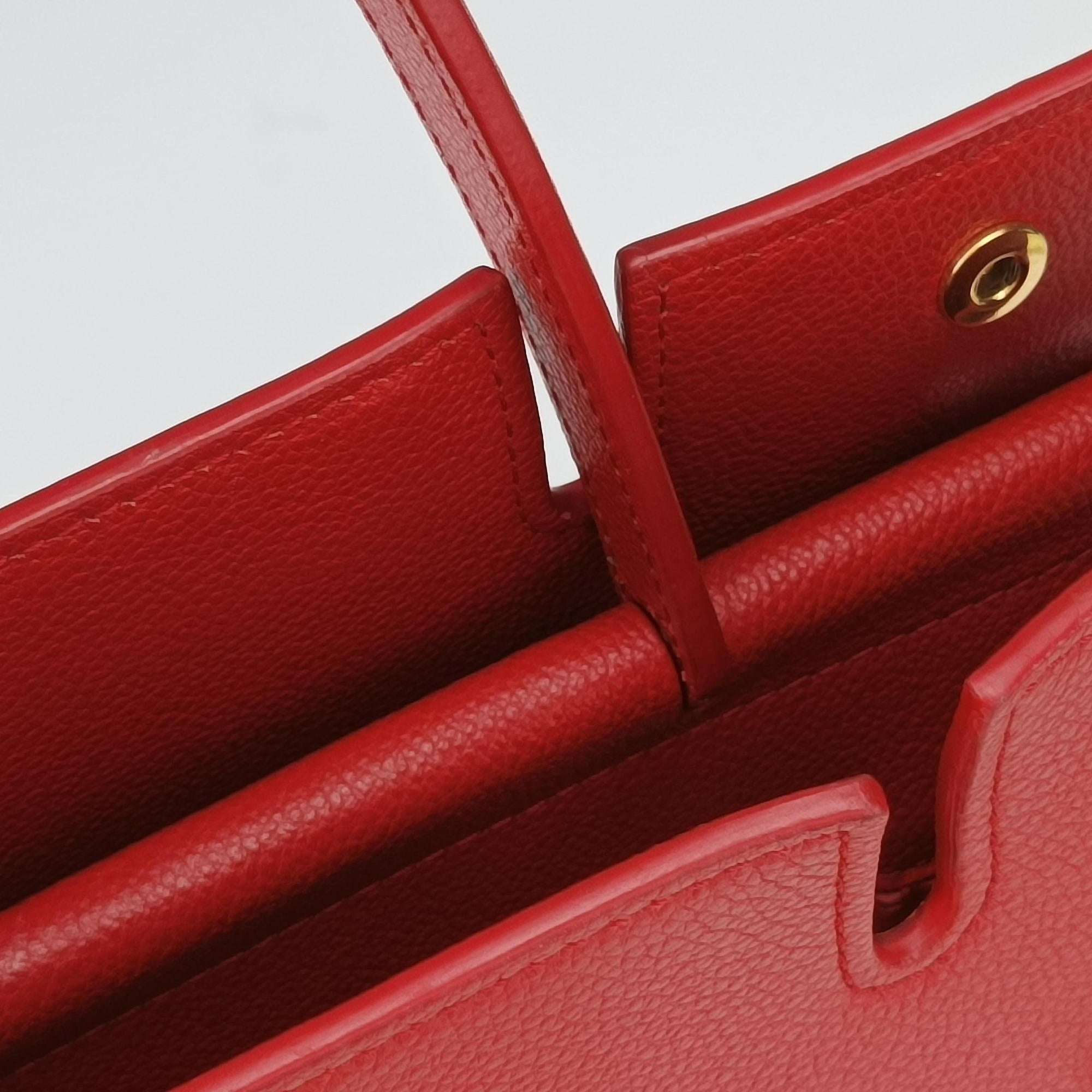 Pre-owned Burberry Title Red Leather  handbag | stylenewstar