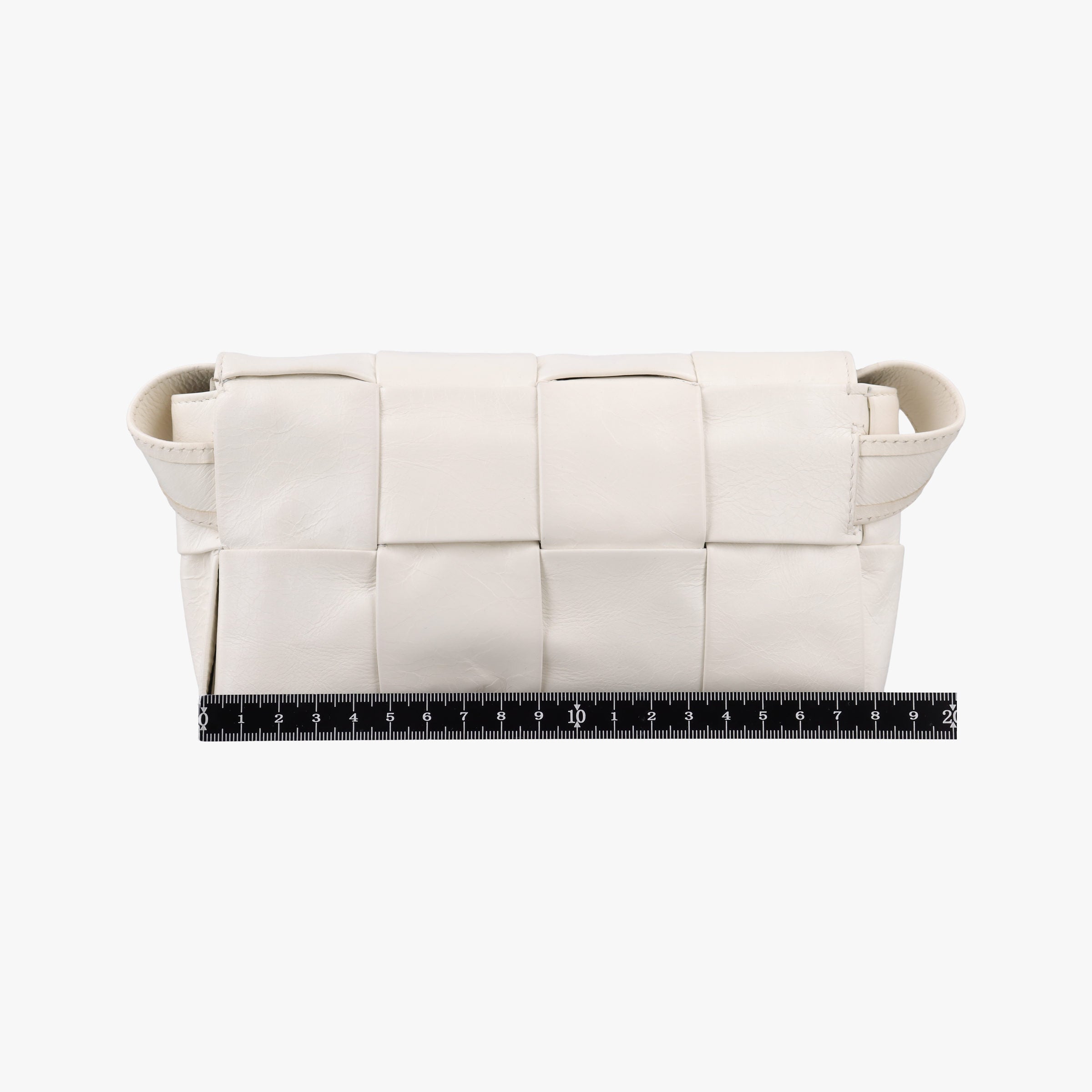 Pre-owned Bottega Veneta Padded CASSETTE White lambskin  shoulderbag | stylenewstar