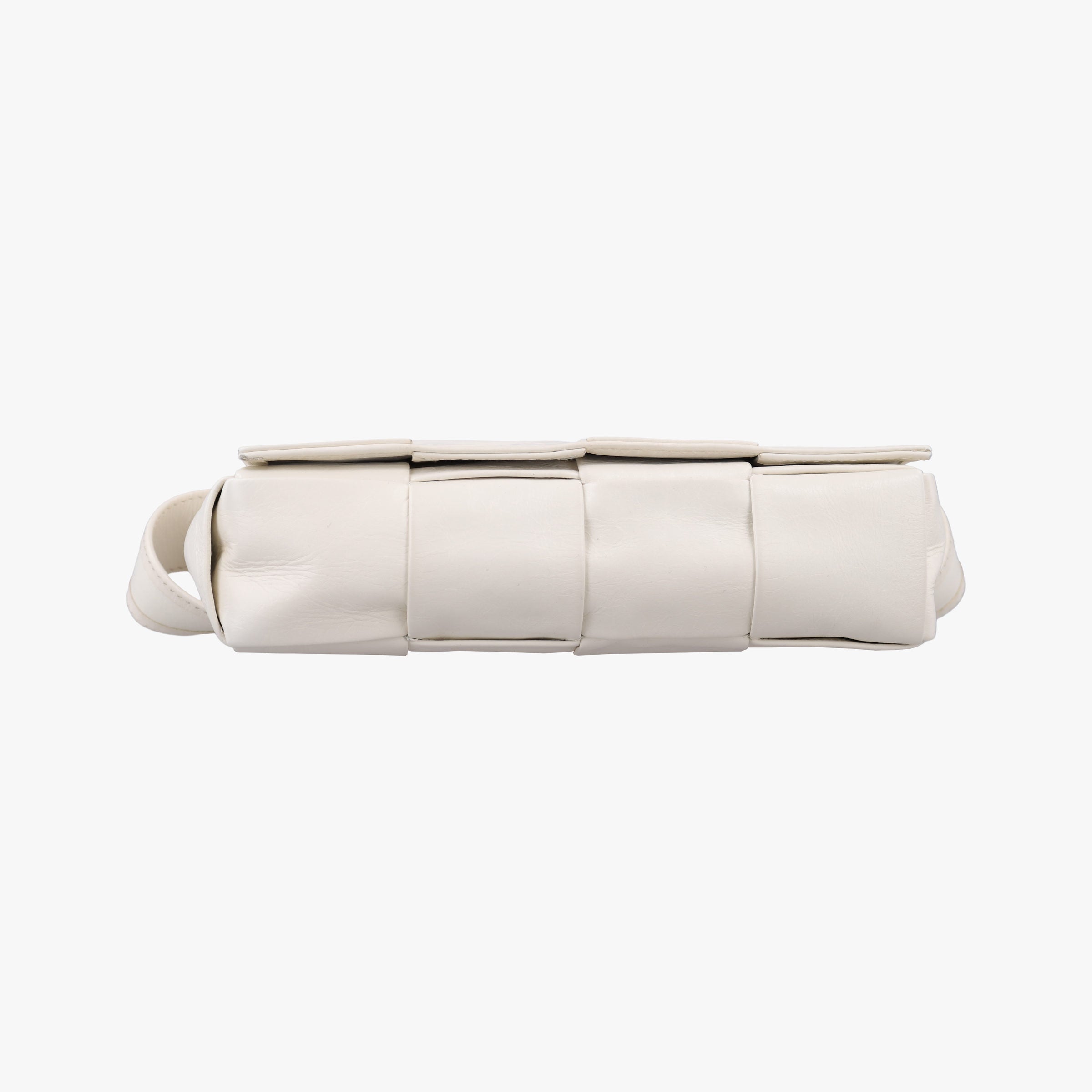 Pre-owned Bottega Veneta Padded CASSETTE White lambskin  shoulderbag | stylenewstar