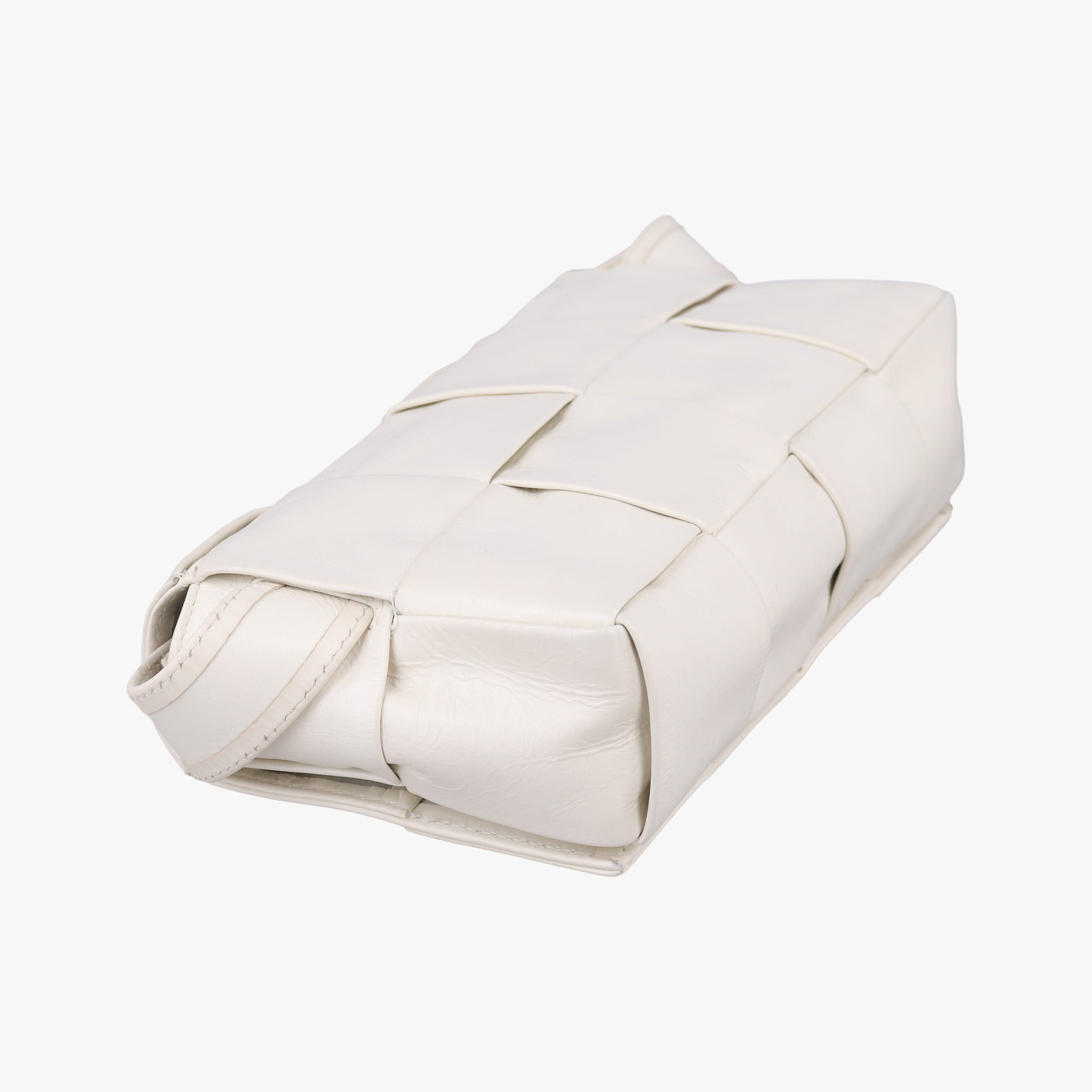 Pre-owned Bottega Veneta Padded CASSETTE White lambskin  shoulderbag | stylenewstar