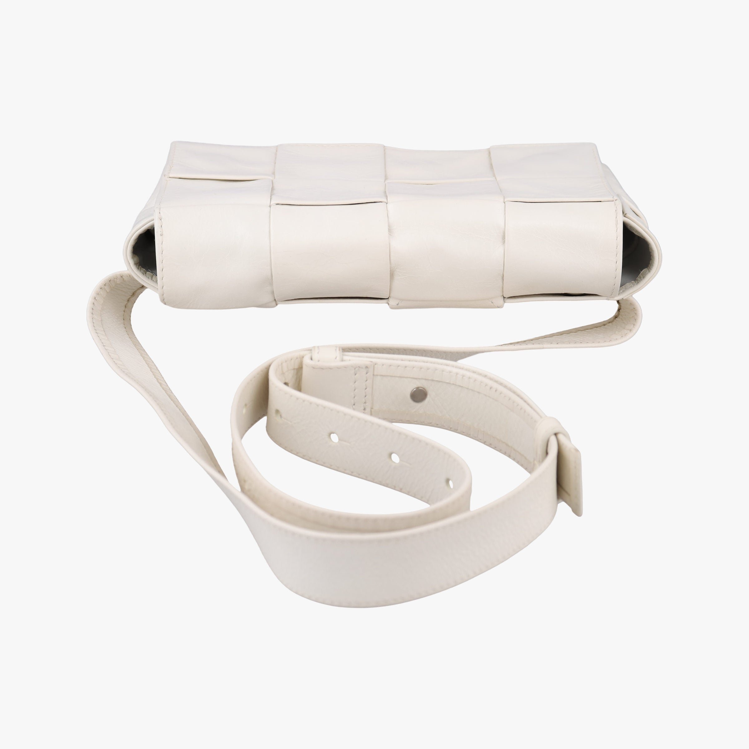 Pre-owned Bottega Veneta Padded CASSETTE White lambskin  shoulderbag | stylenewstar