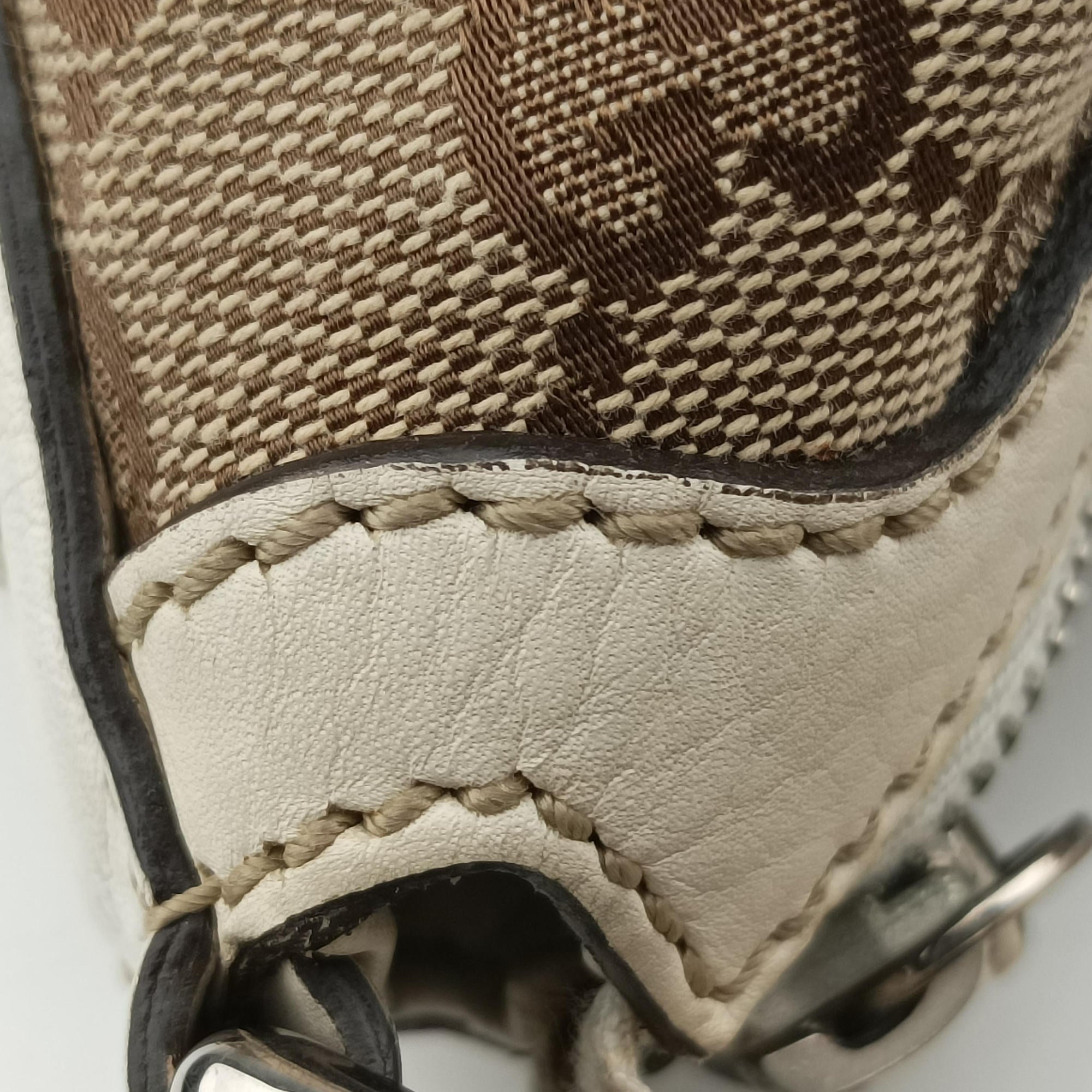 Pre-owned Gucci GG Hobo Brown canvas 232950 shoulderbag | stylenewstar