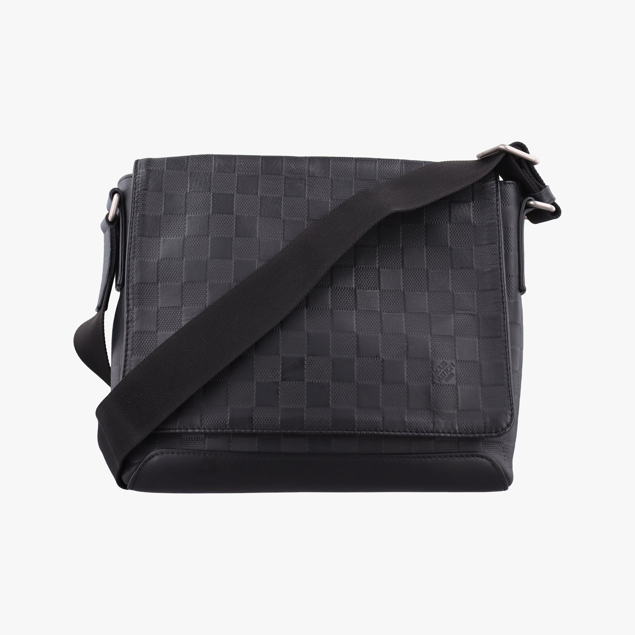 Vintage Louis Vuitton District PM Noir Damier Infini Leather N41033 shoulderbag | stylenewstar