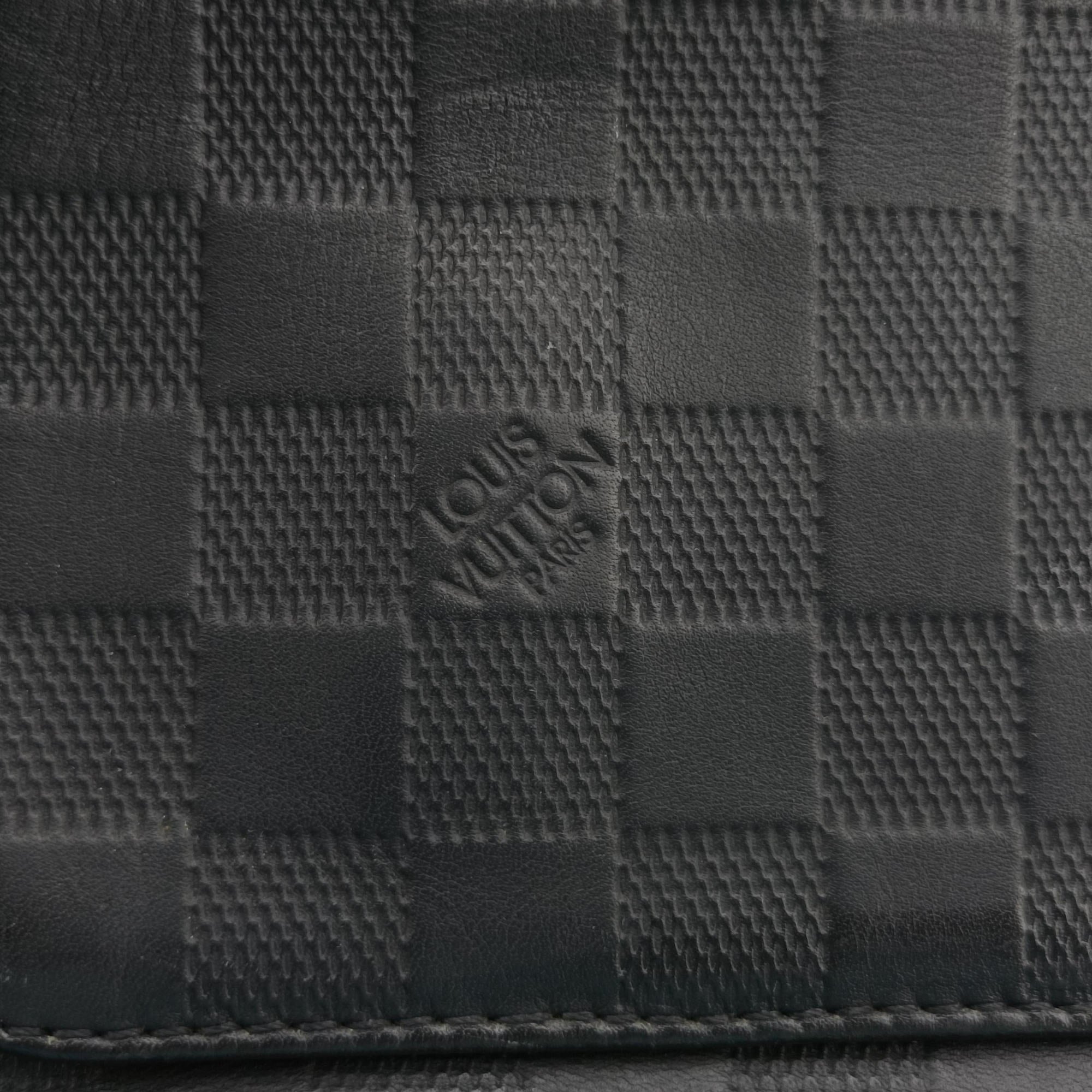 Vintage Louis Vuitton District PM Noir Damier Infini Leather N41033 shoulderbag | stylenewstar