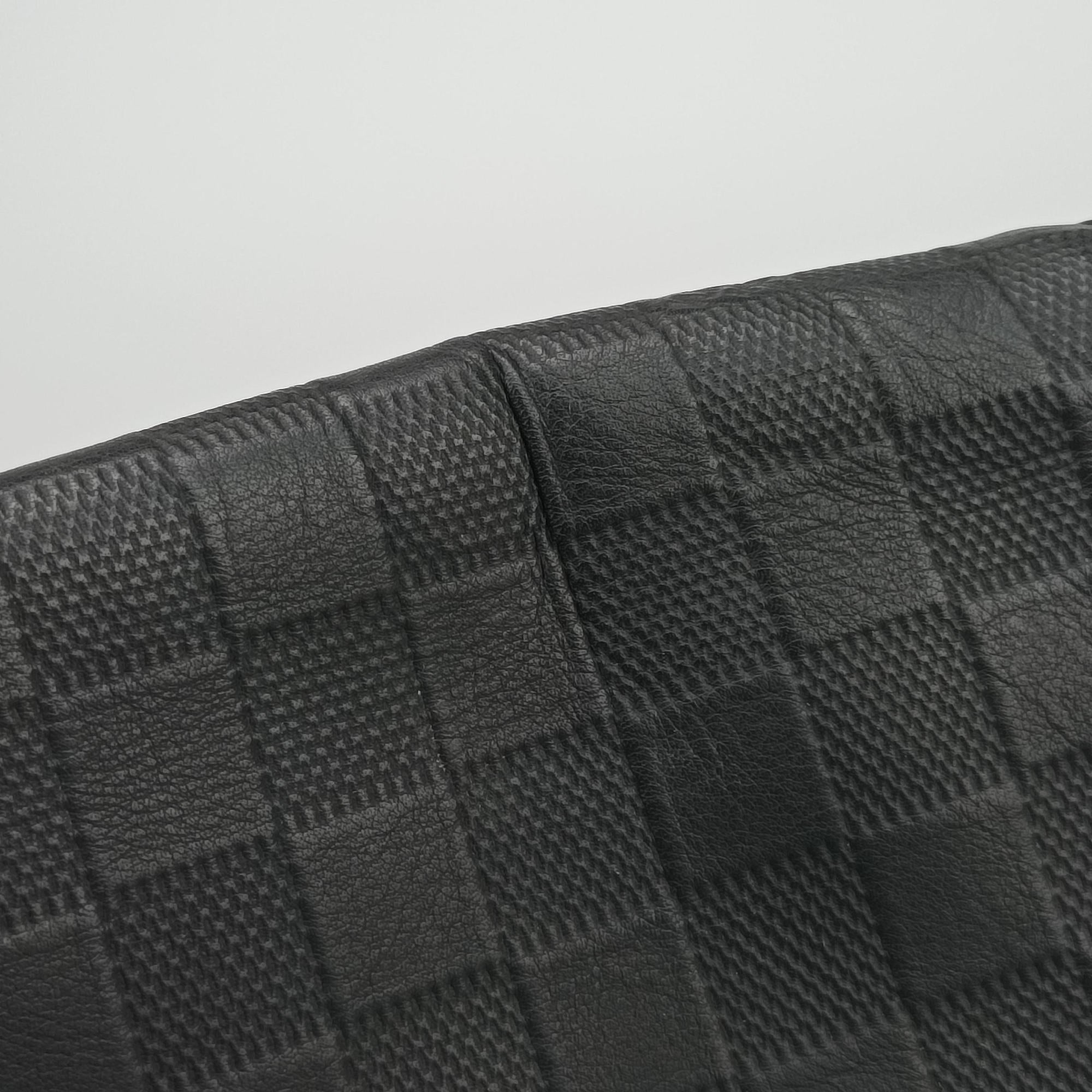 Vintage Louis Vuitton District PM Noir Damier Infini Leather N41033 shoulderbag | stylenewstar