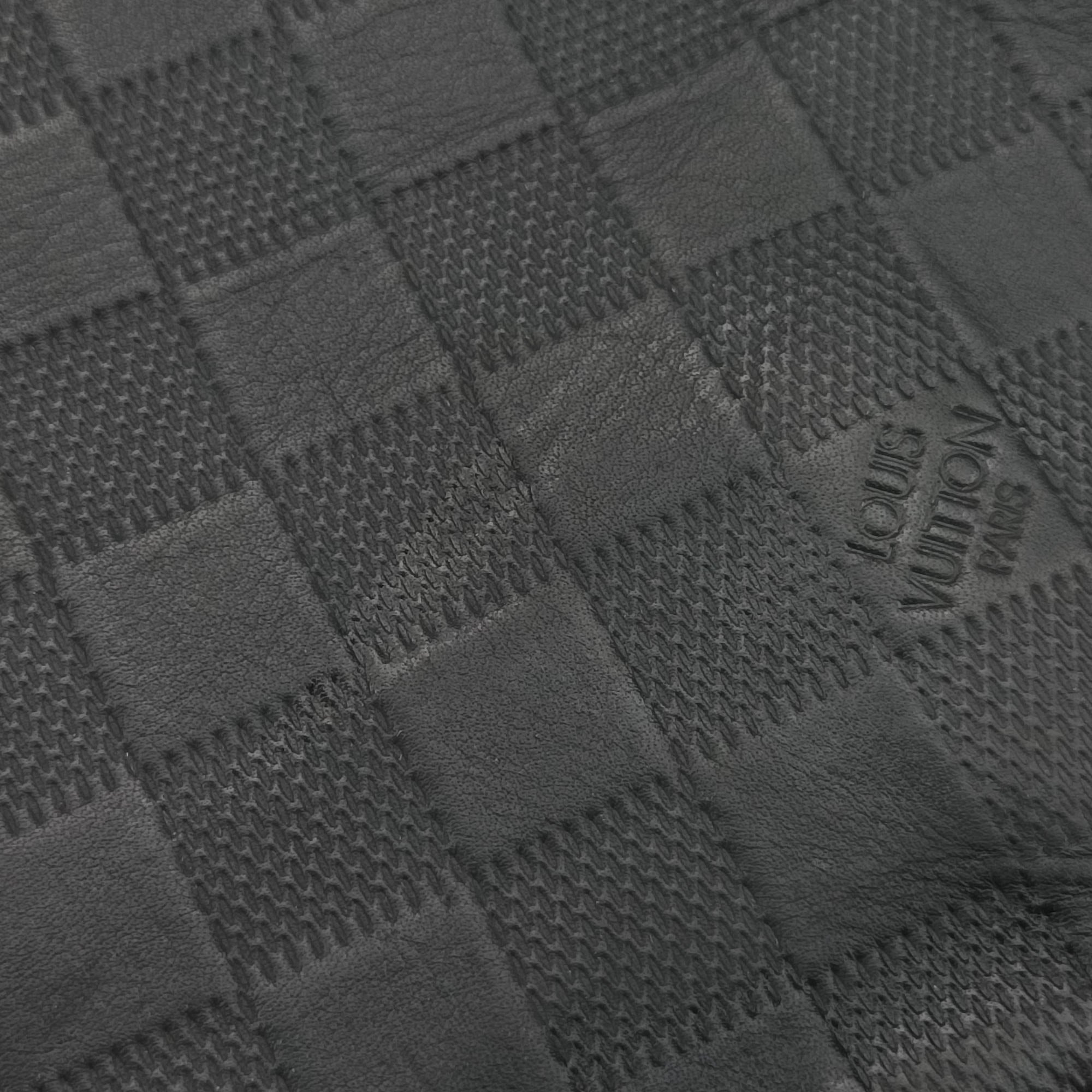 Vintage Louis Vuitton District PM Noir Damier Infini Leather N41033 shoulderbag | stylenewstar