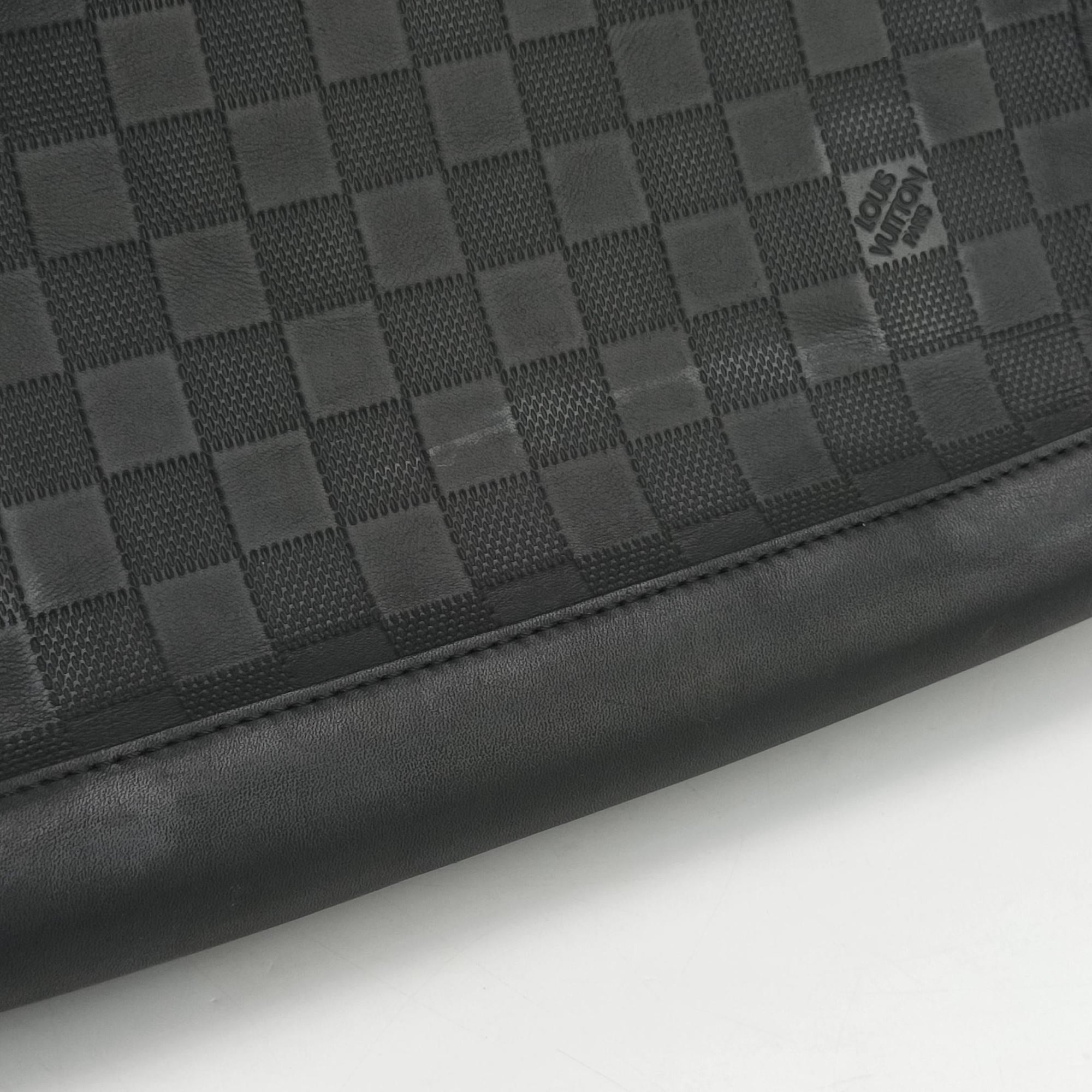 Vintage Louis Vuitton District PM Noir Damier Infini Leather N41033 shoulderbag | stylenewstar