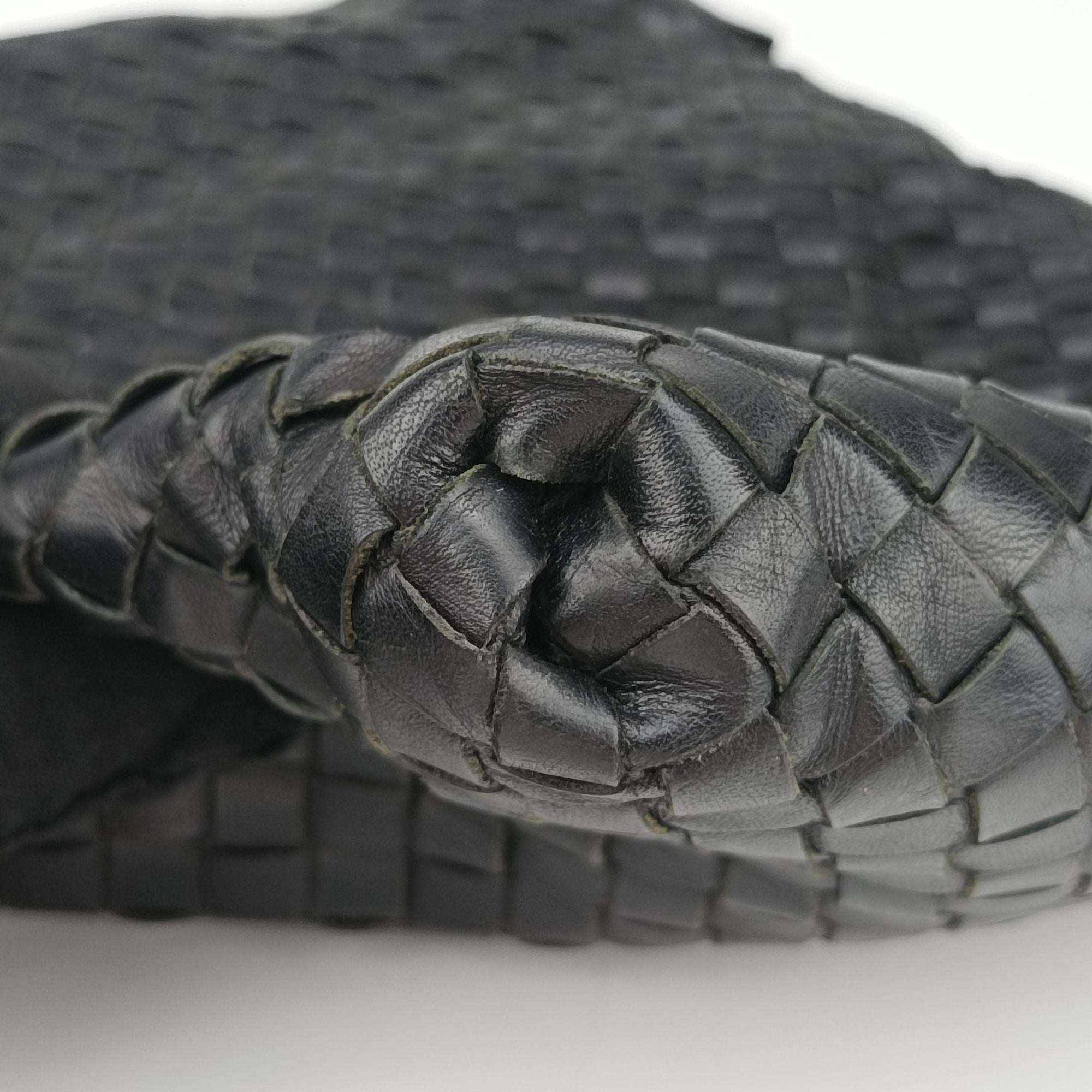 Pre-owned Bottega Veneta Intrecciato Black lambskin  shoulderbag | stylenewstar