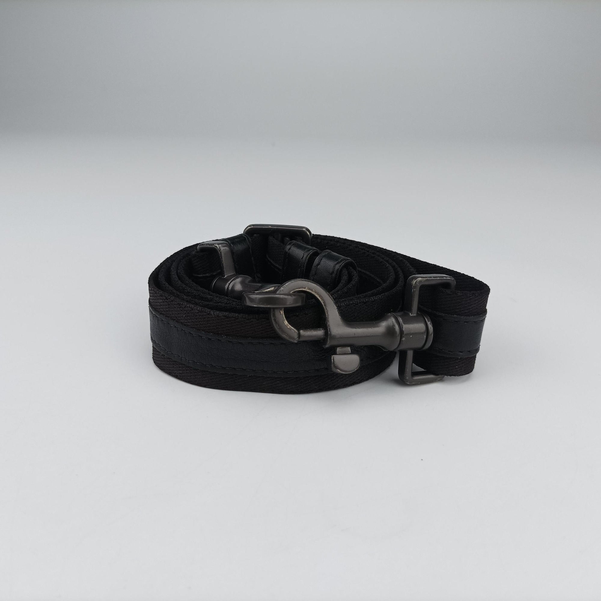 Pre-owned Bottega Veneta Intrecciato Black lambskin  shoulderbag | stylenewstar