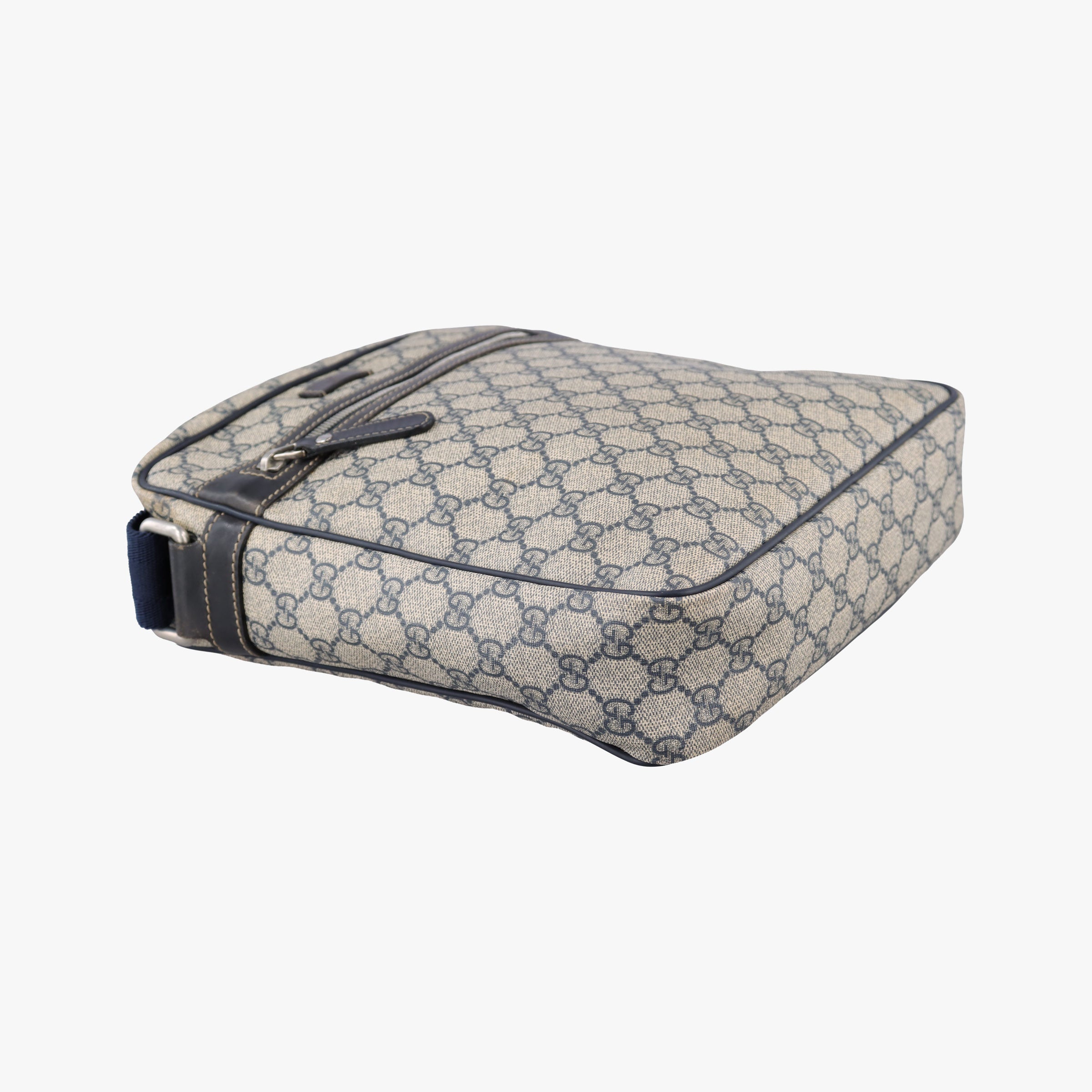 Pre-owned Gucci GG Supreme Messenger Beige × Navy PVC coated canvas×leather 201448 shoulderbag | stylenewstar