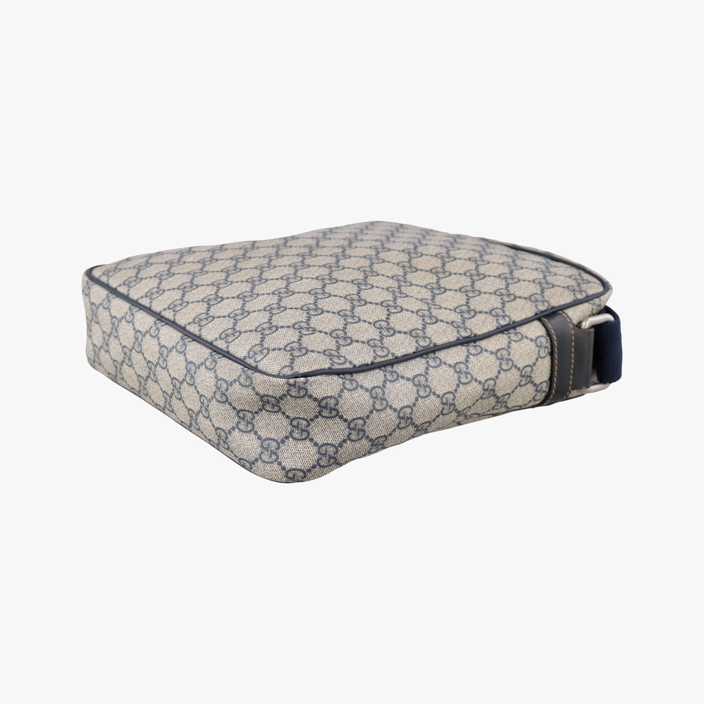Pre-owned Gucci GG Supreme Messenger Beige × Navy PVC coated canvas×leather 201448 shoulderbag | stylenewstar