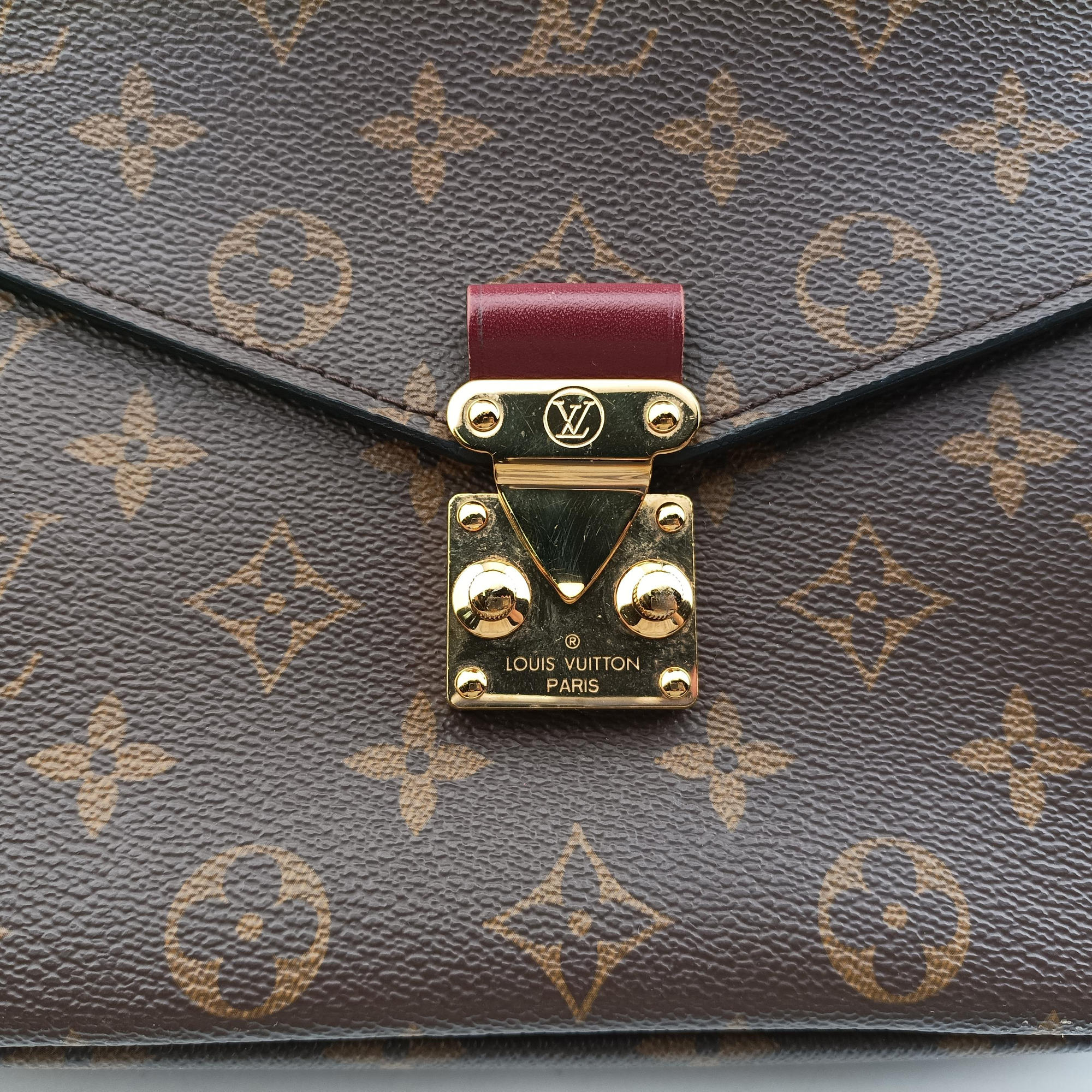 Pre-owned Louis Vuitton Pochette Metis MM Brown Monogram Canvas M44668 shoulderbag | stylenewstar