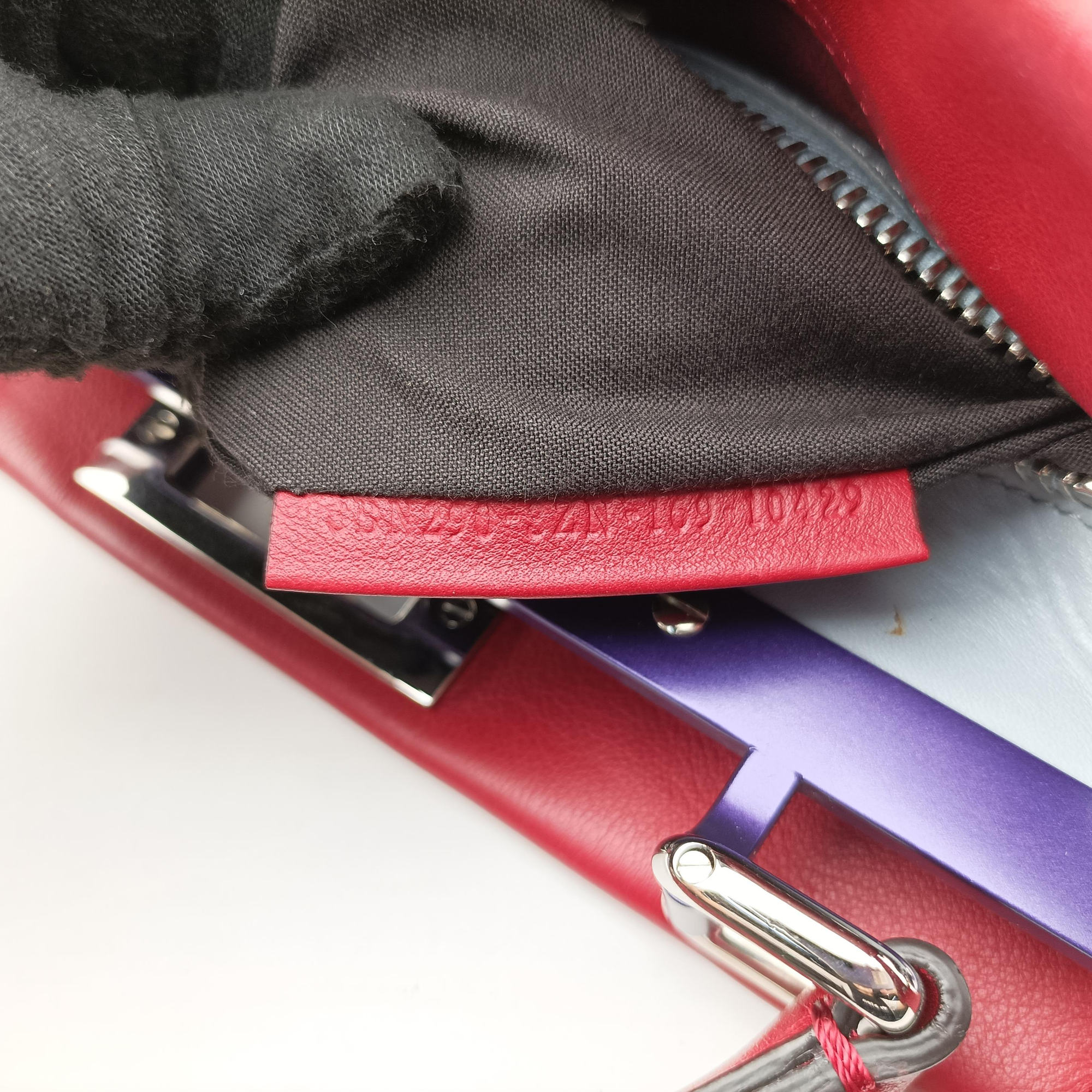 Pre-owned Fendi PEEKABOO MEDIUM Red Leather 8BN290 shoulderbag | stylenewstar