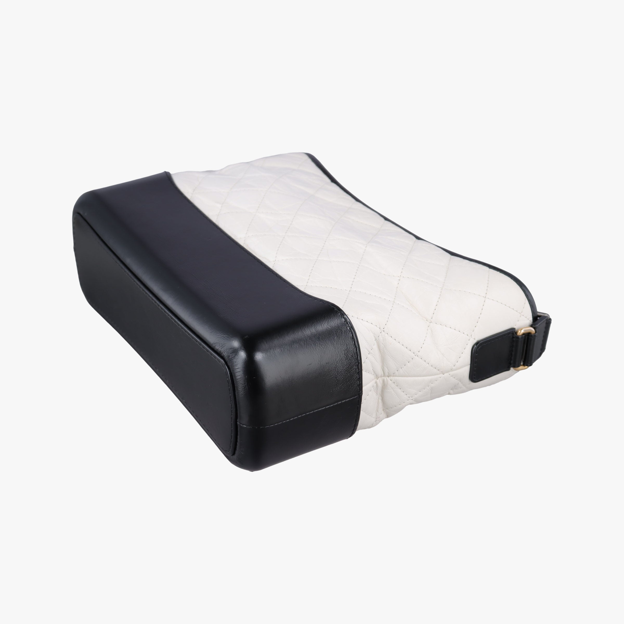 Pre-owned Chanel GABRIELLE Black×white lambskin A93824 shoulderbag | stylenewstar