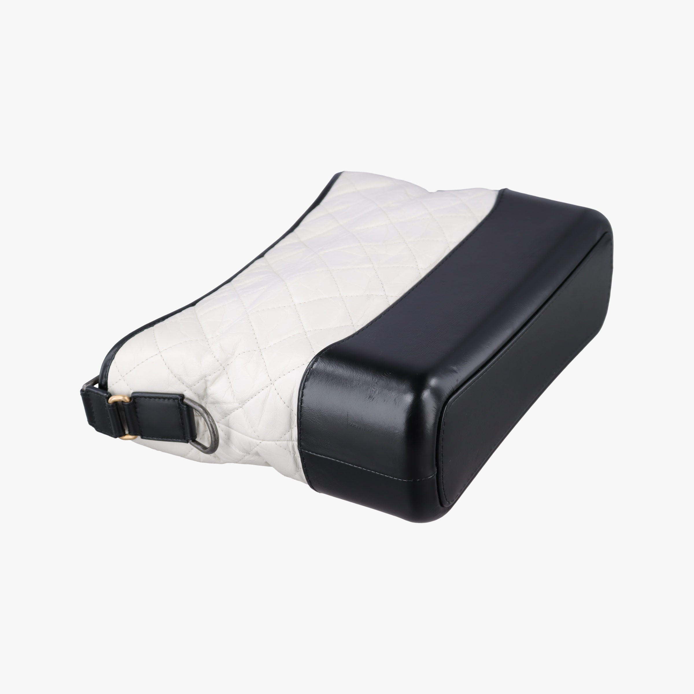 Pre-owned Chanel GABRIELLE Black×white lambskin A93824 shoulderbag | stylenewstar