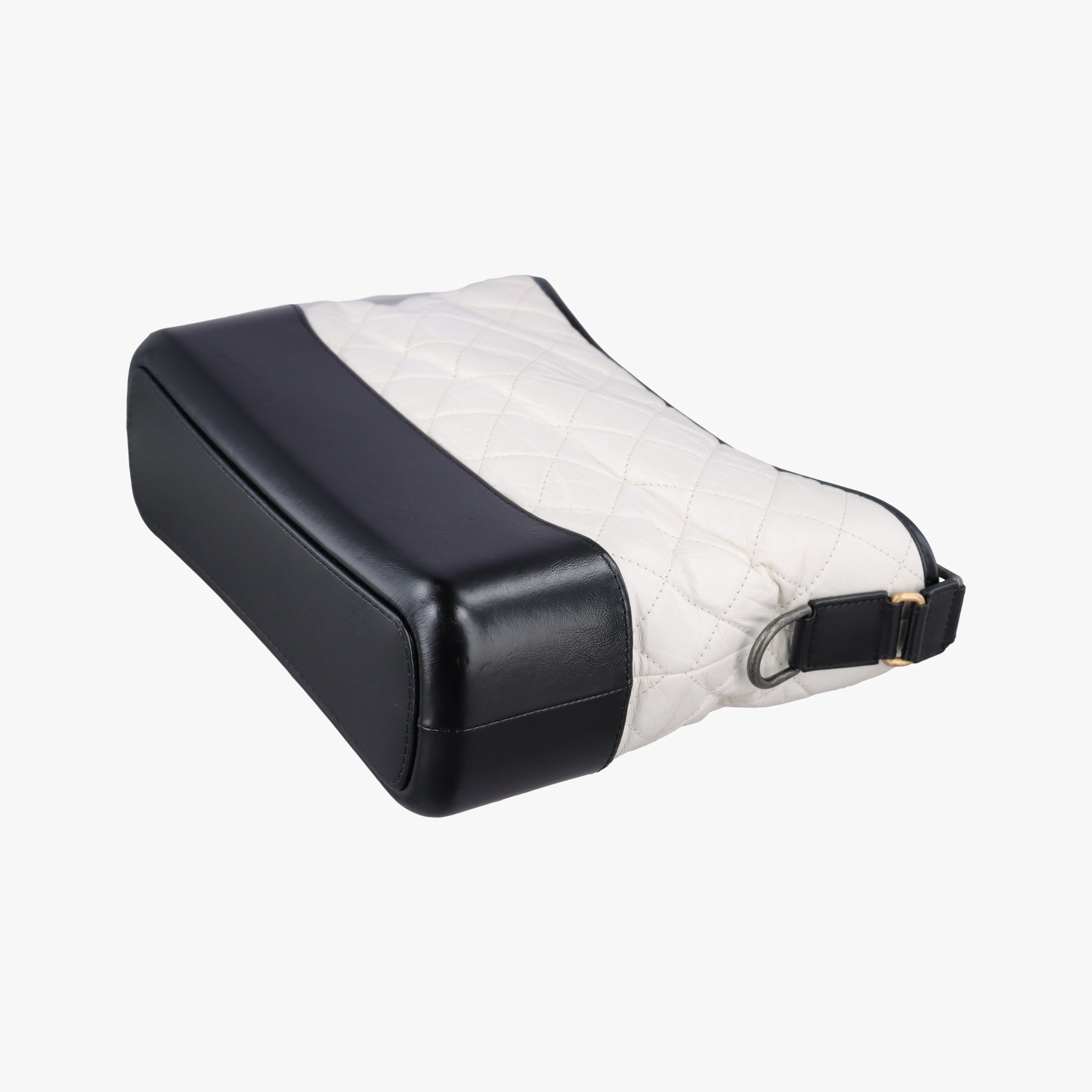 Pre-owned Chanel GABRIELLE Black×white lambskin A93824 shoulderbag | stylenewstar