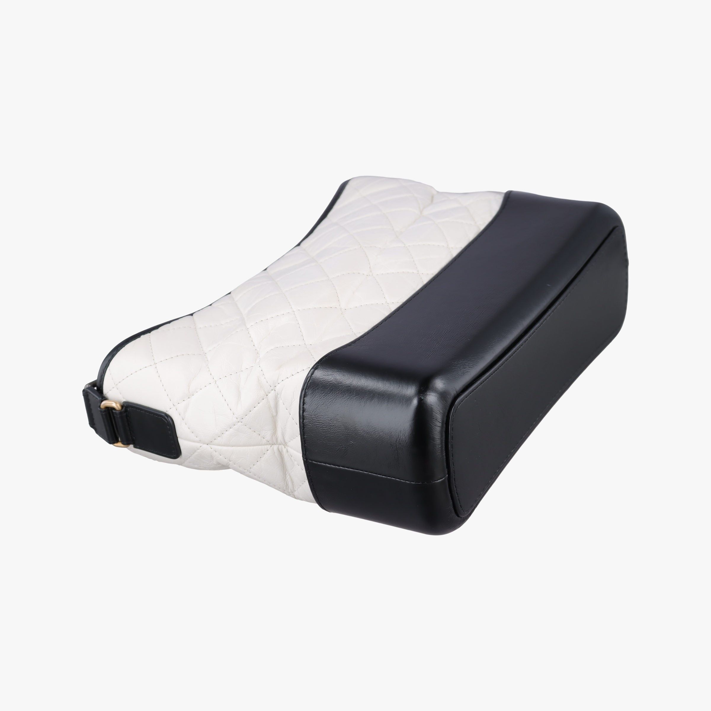 Pre-owned Chanel GABRIELLE Black×white lambskin A93824 shoulderbag | stylenewstar