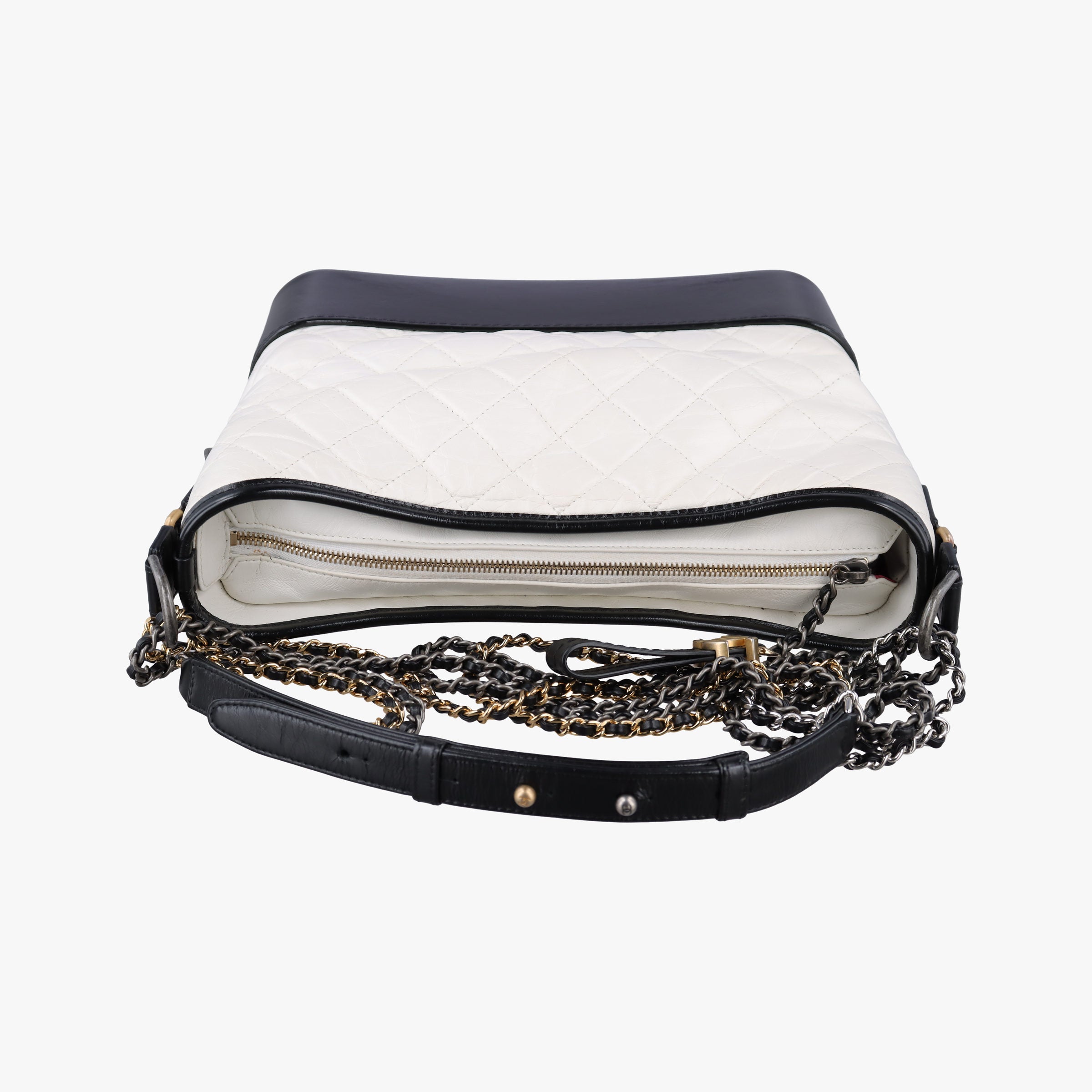 Pre-owned Chanel GABRIELLE Black×white lambskin A93824 shoulderbag | stylenewstar