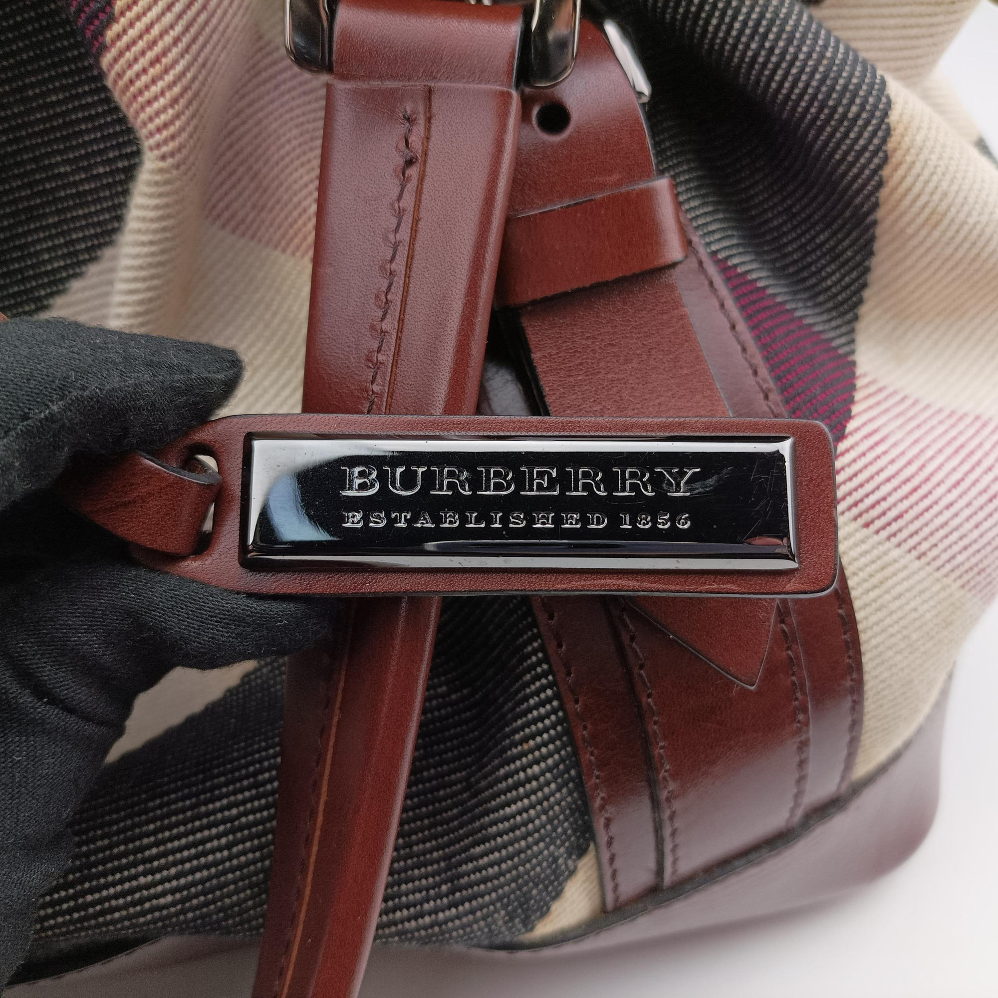 Secondhand Burberry Beat Check Brown × Beige × Black Canvas × Leather  shoulderbag | stylenewstar