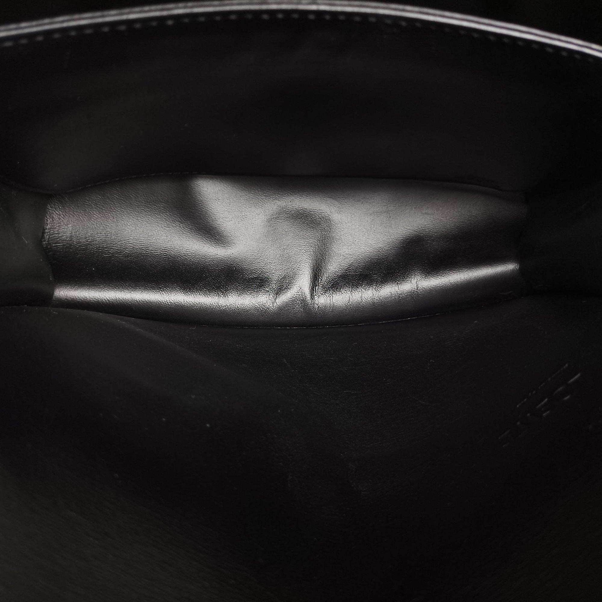 Pre-owned Loewe Barcelona Black Leather  shoulderbag | stylenewstar