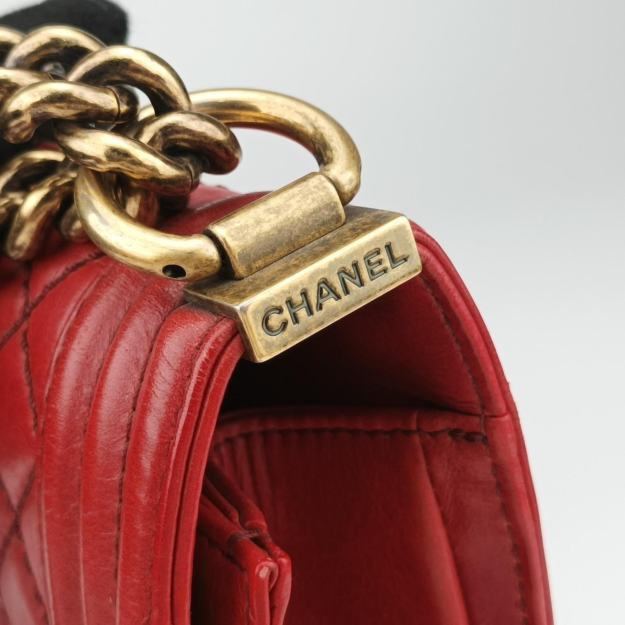 Pre-owned Chanel BOY CHANEL Red lambskin A67087 shoulderbag | stylenewstar