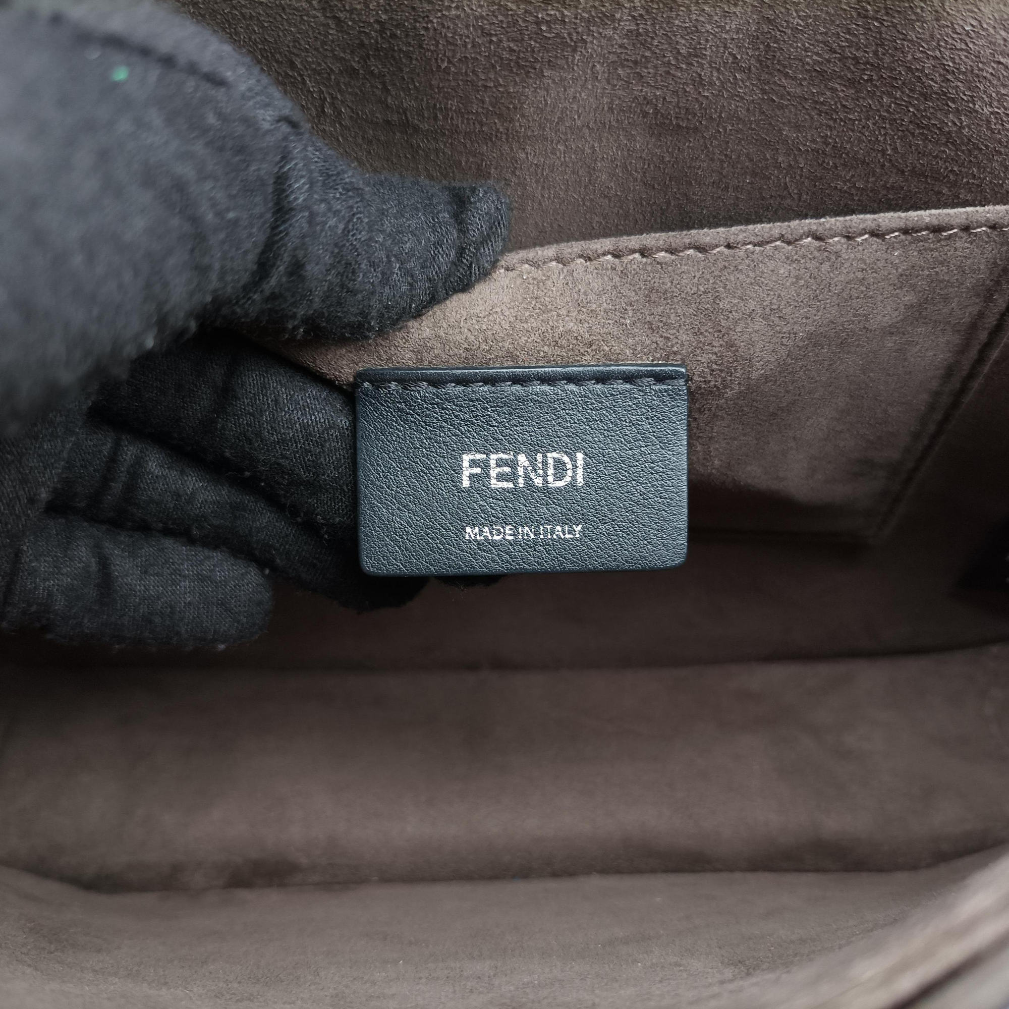 Pre-owned Fendi Monster Kan I Black Leather 8BT203 shoulderbag | stylenewstar