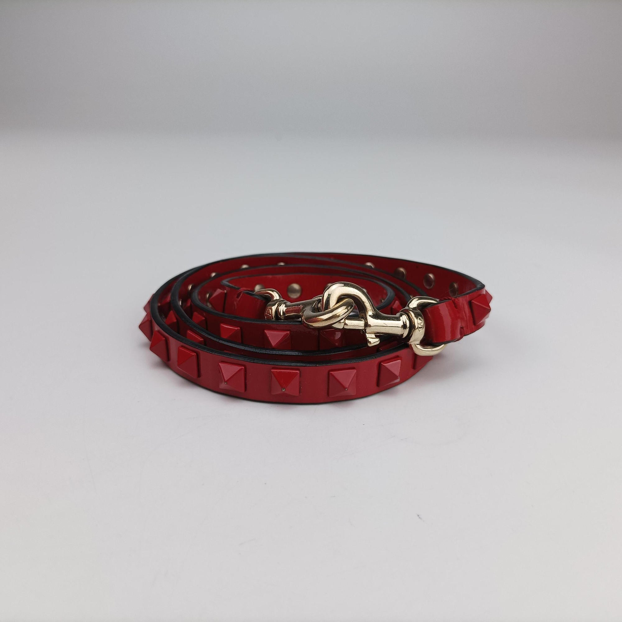Pre-owned Valentino Rockstud Red Patent Leather  shoulderbag | stylenewstar